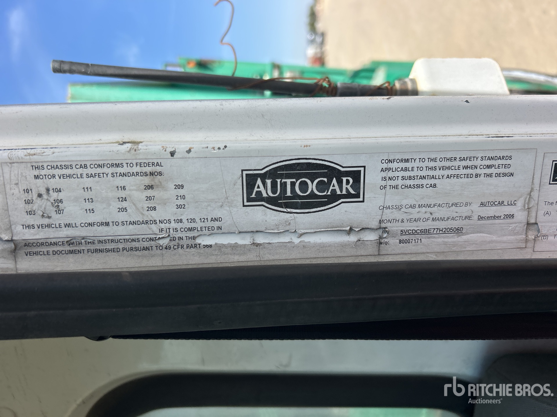 2007 Autocar 6X4 SIDE LOADER