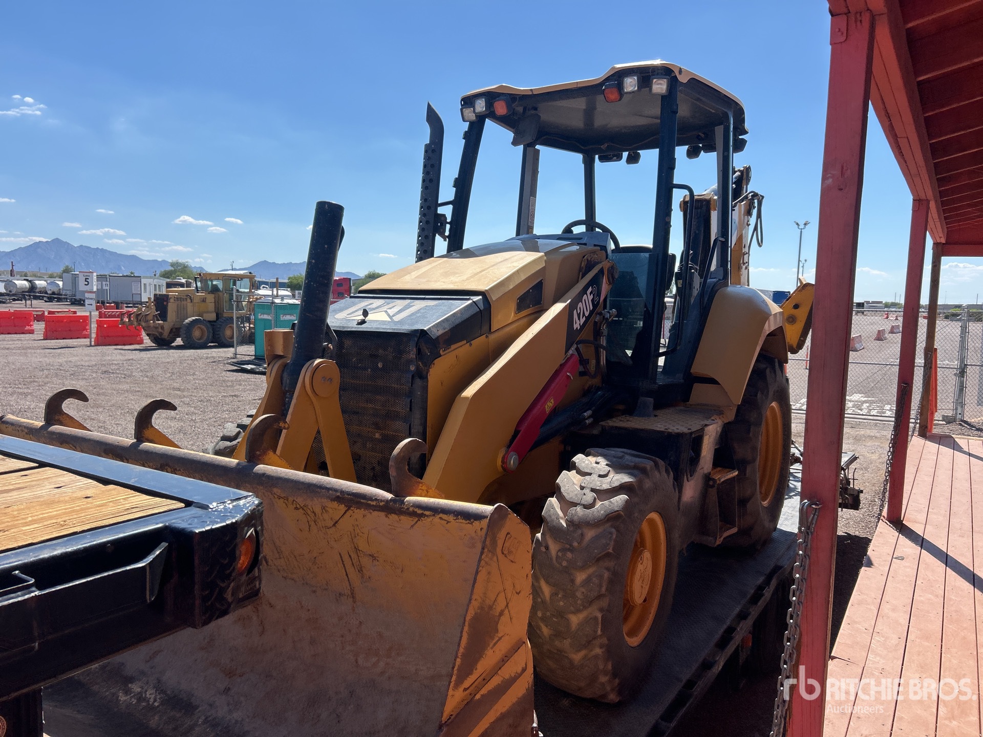 2018 Caterpillar 420 F2