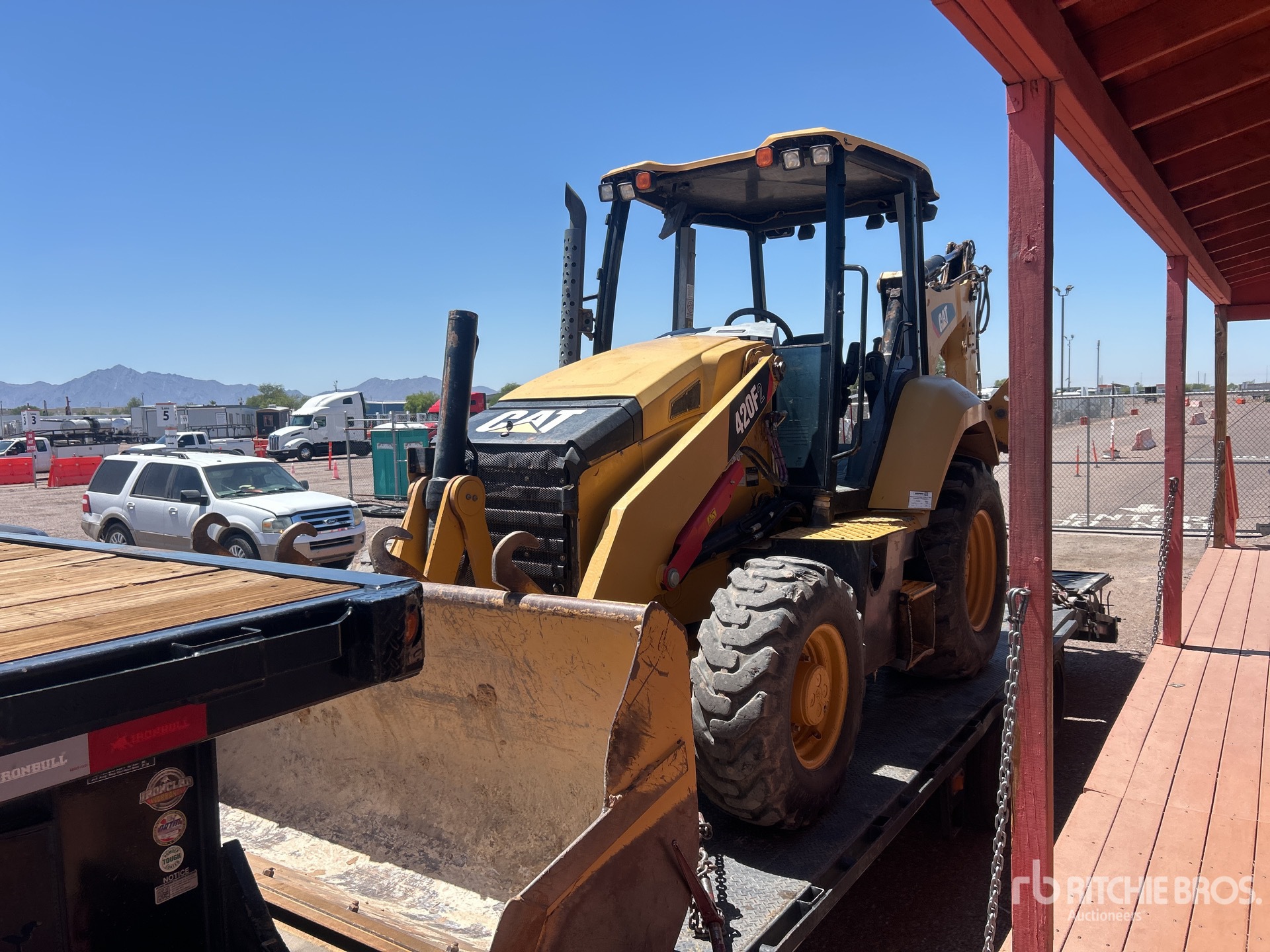 2019 Caterpillar 420 F2