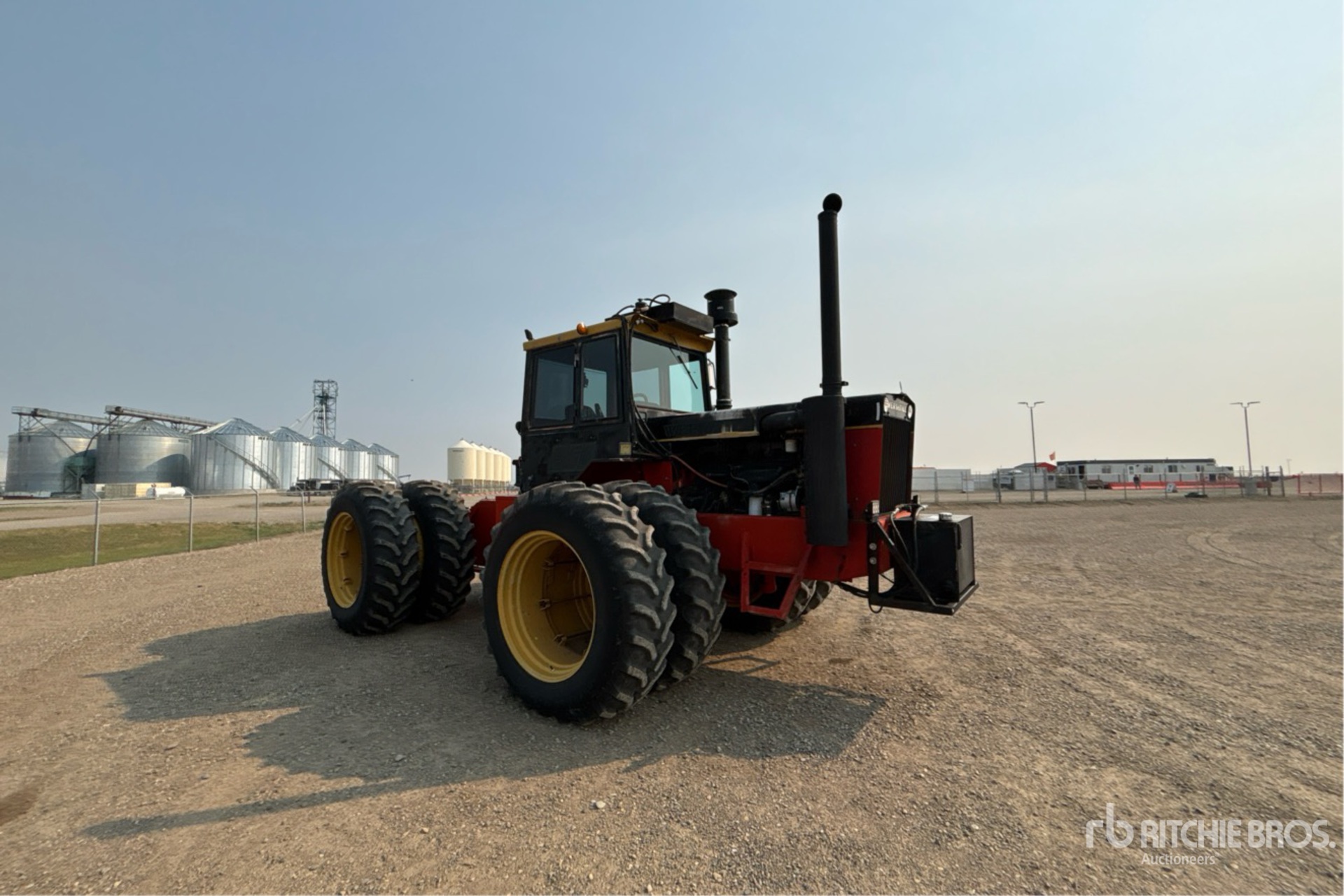 1975 Versatile 850