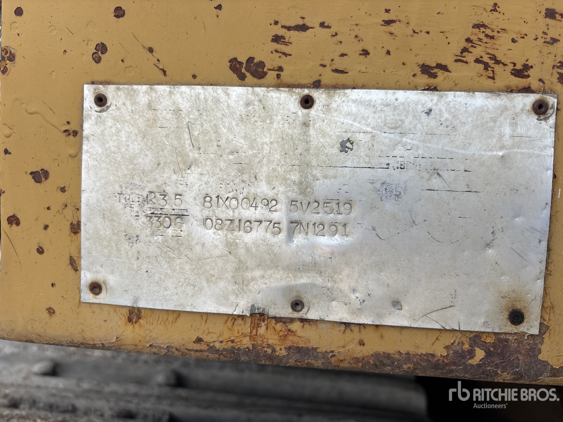 1982 Caterpillar 235B