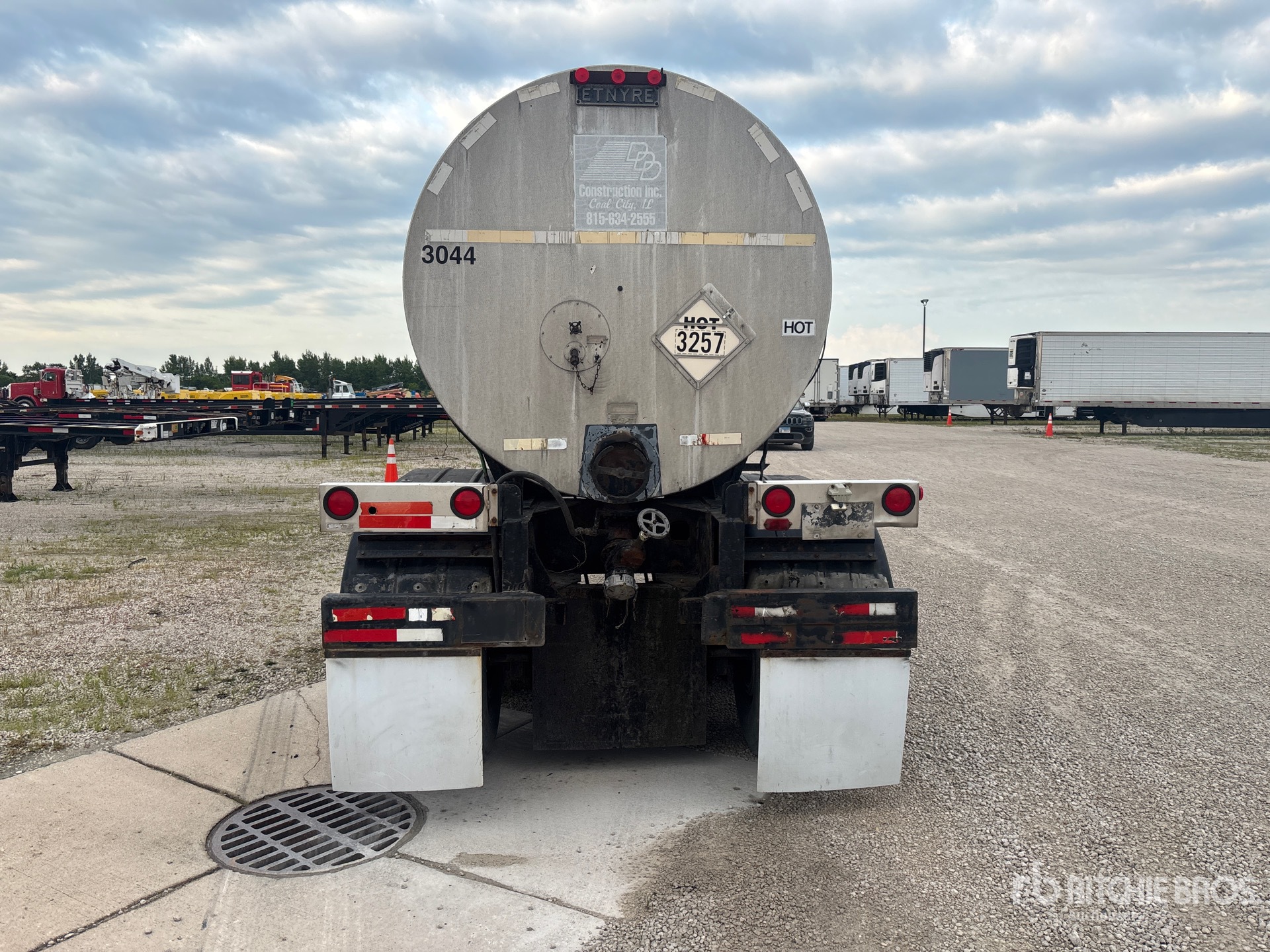 1993 Etnyre 6750 gal T/A