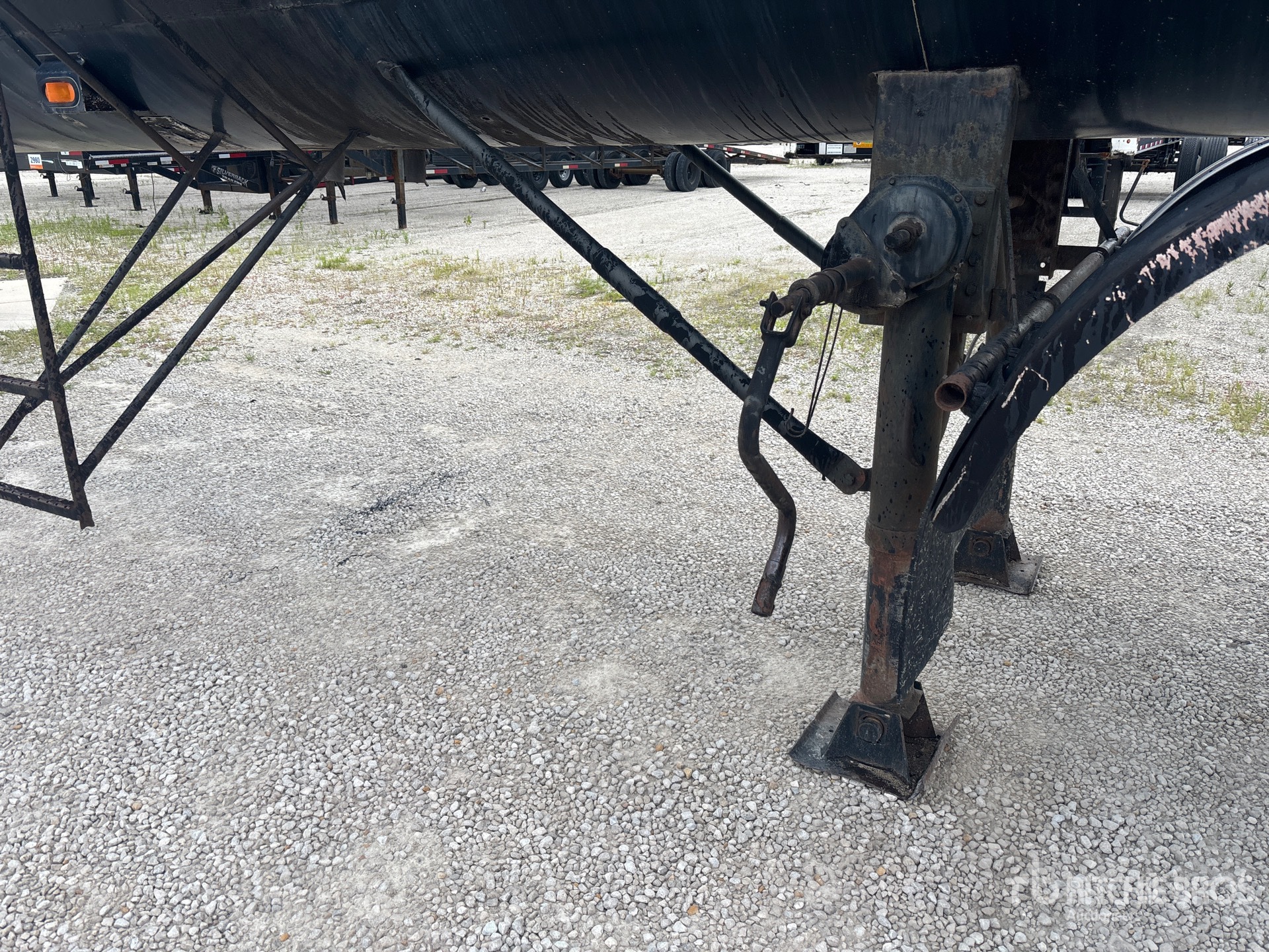 1993 Etnyre 6750 gal T/A