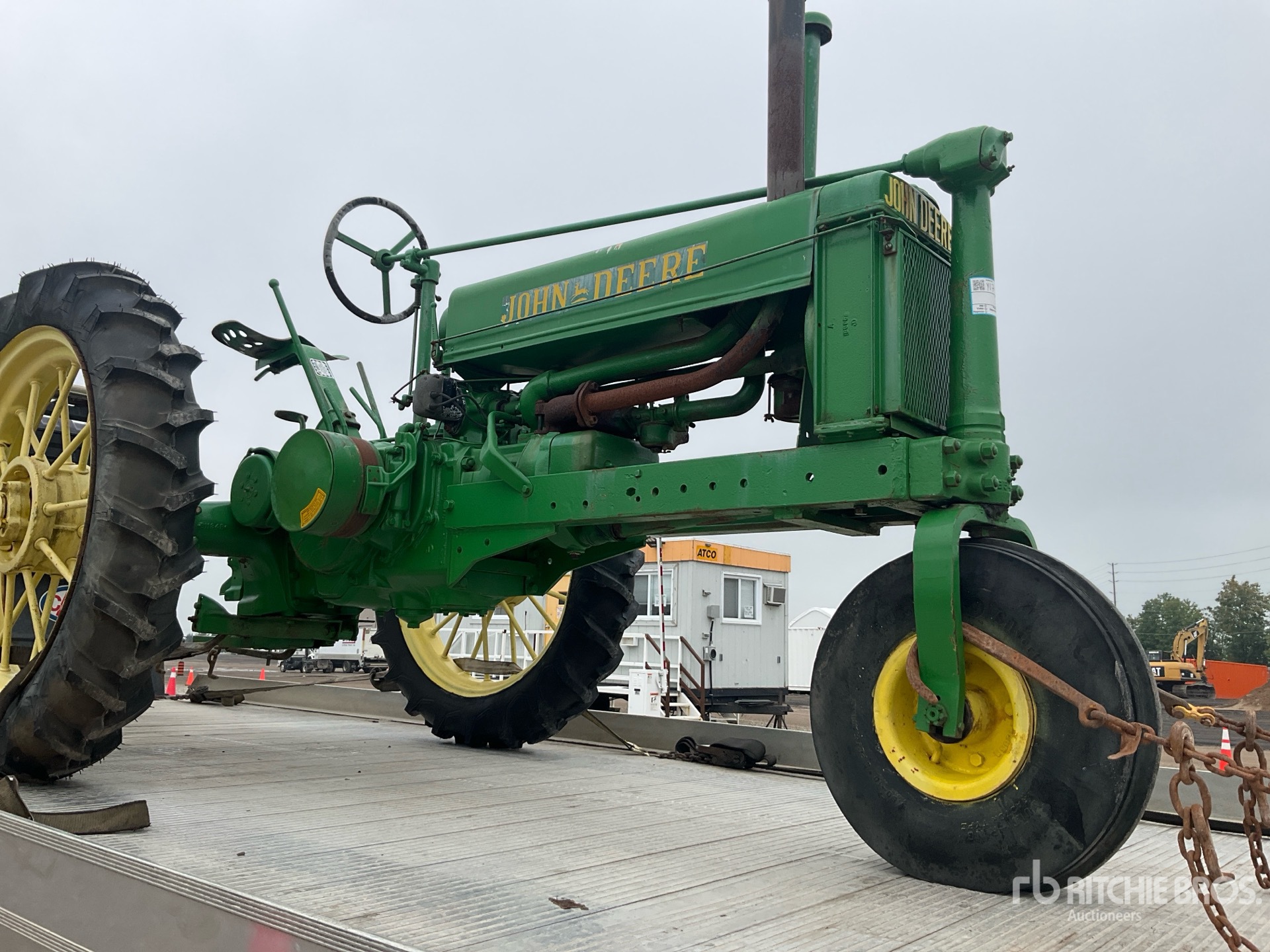 Photo of John Deere 2WD Narrow Front