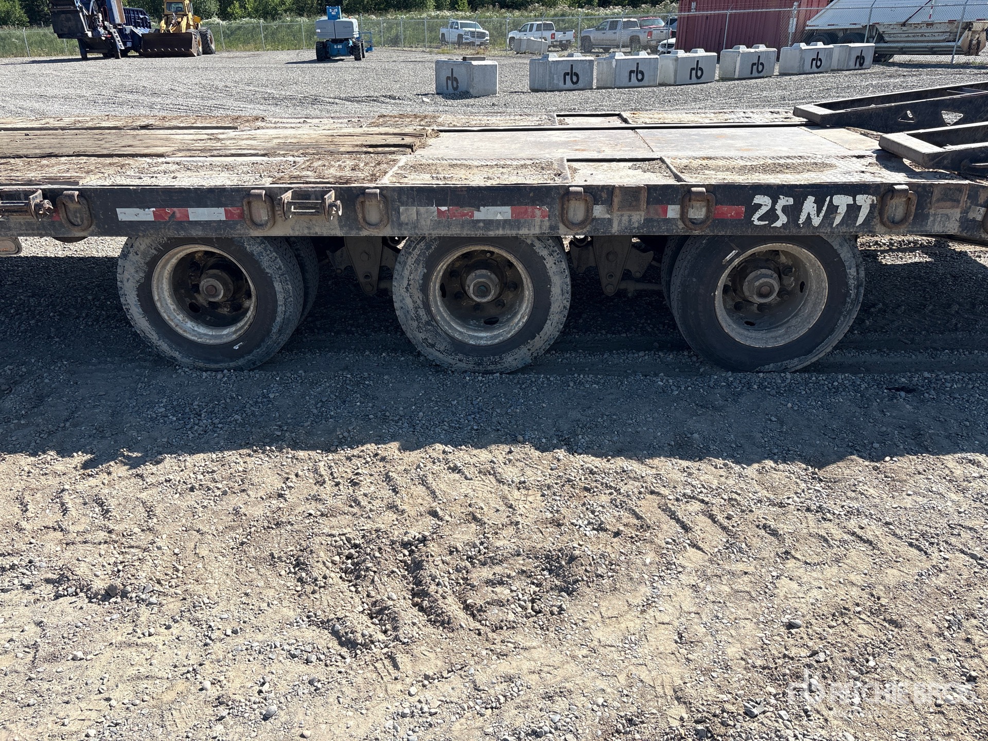 2012 BWS 25 ton 29 ft Tri/A