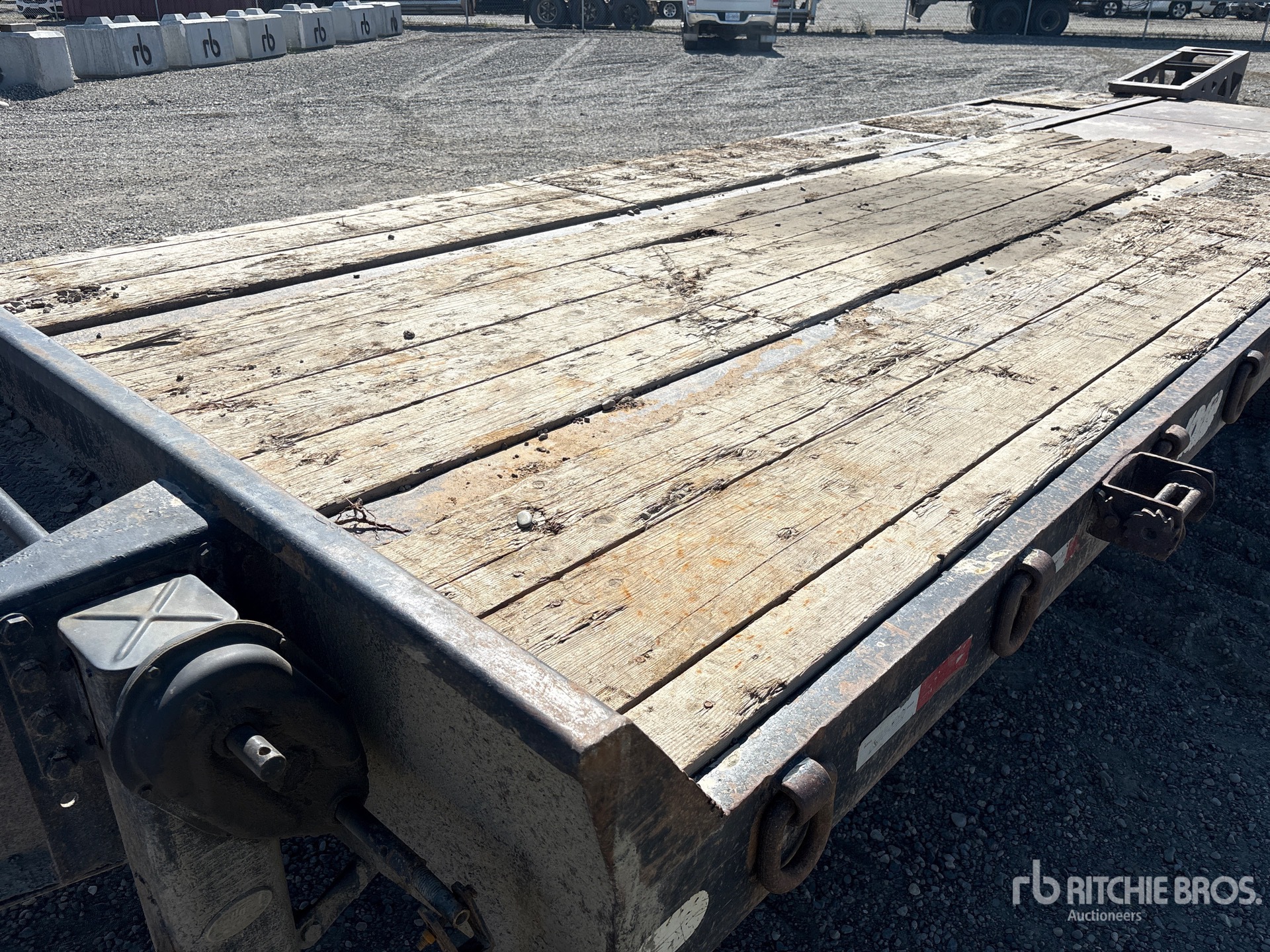 2012 BWS 25 ton 29 ft Tri/A