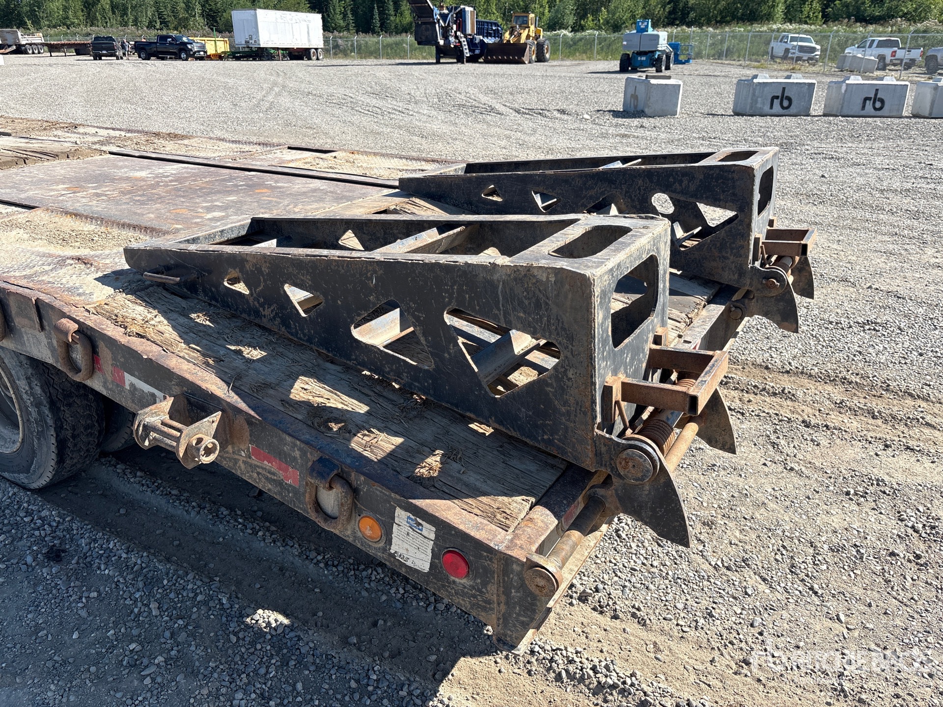 2012 BWS 25 ton 29 ft Tri/A