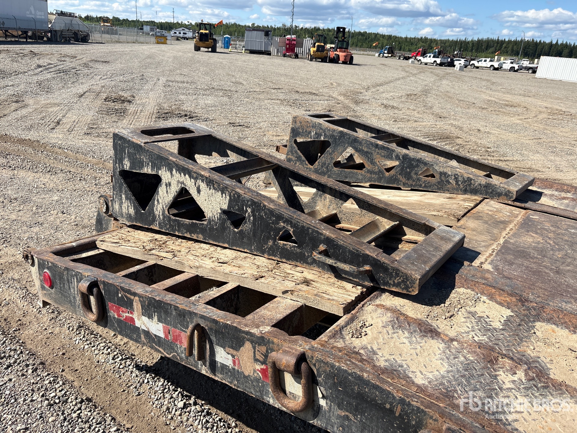 2012 BWS 25 ton 29 ft Tri/A
