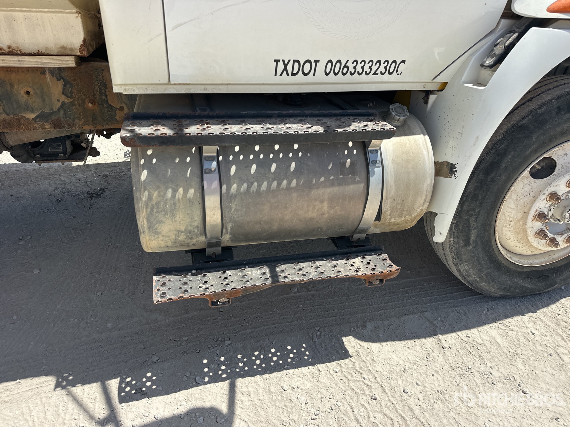 2011 International 4300