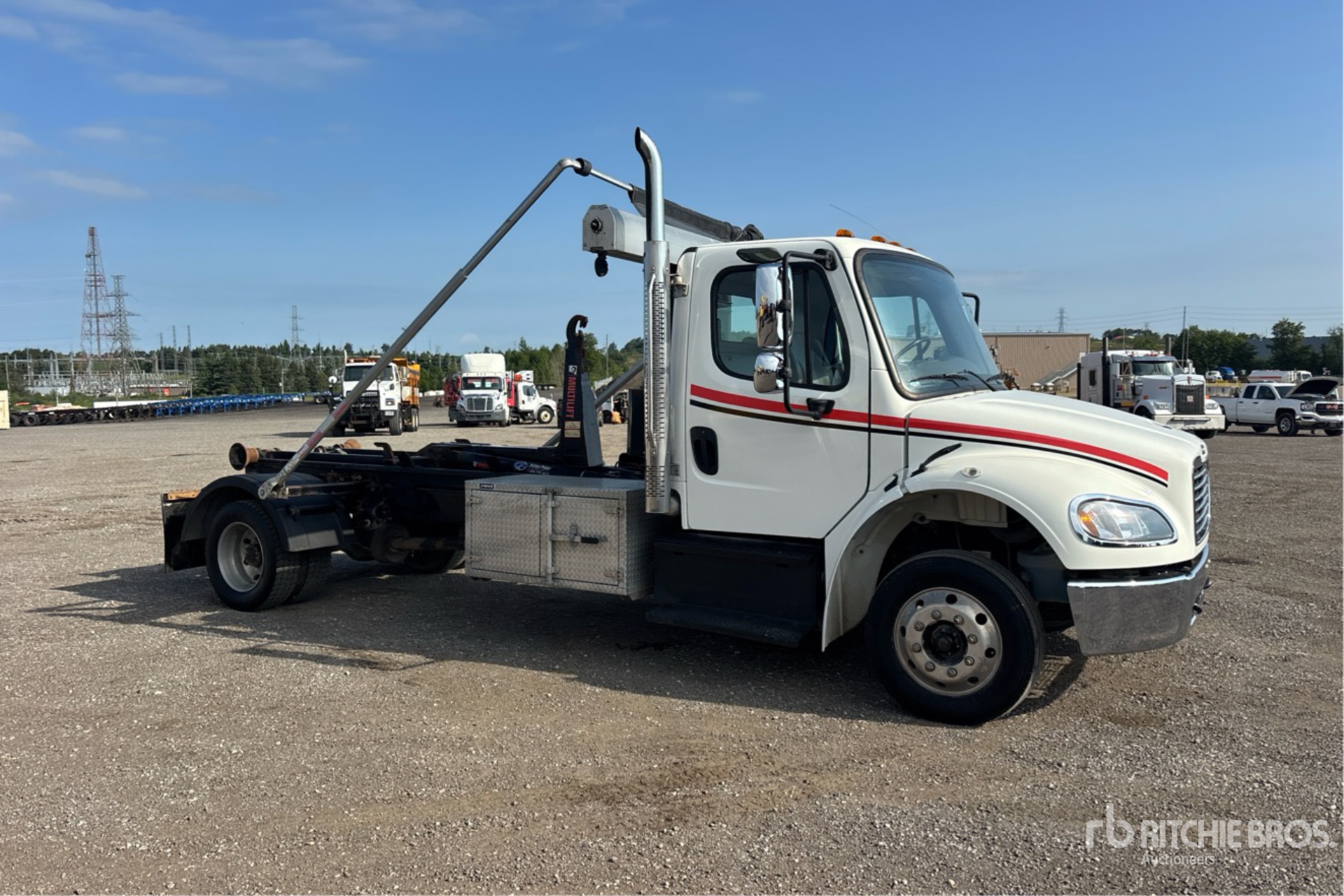 2021 Freightliner M2 106