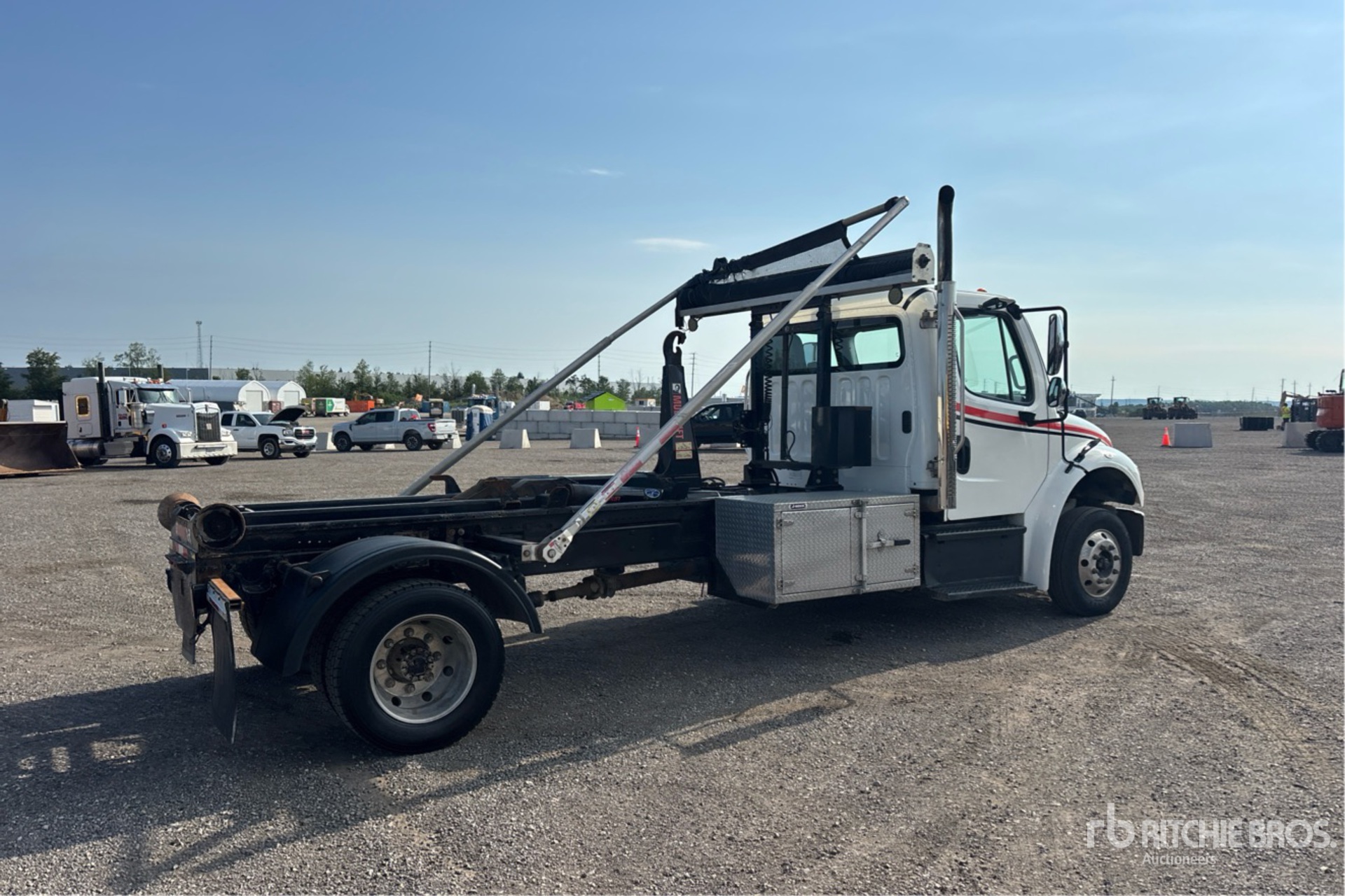2021 Freightliner M2 106