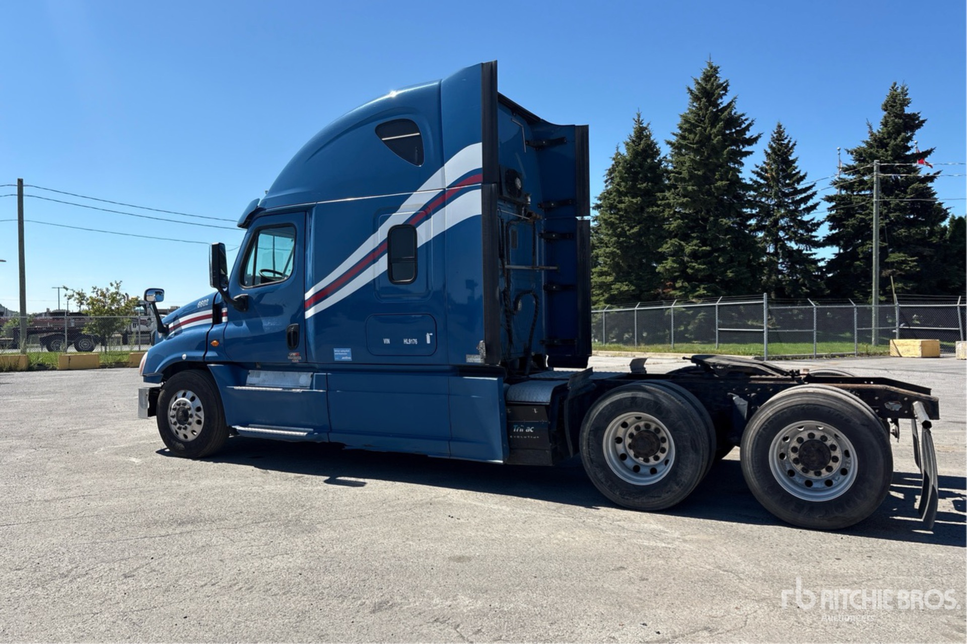 2017 Freightliner CASCADIA 125