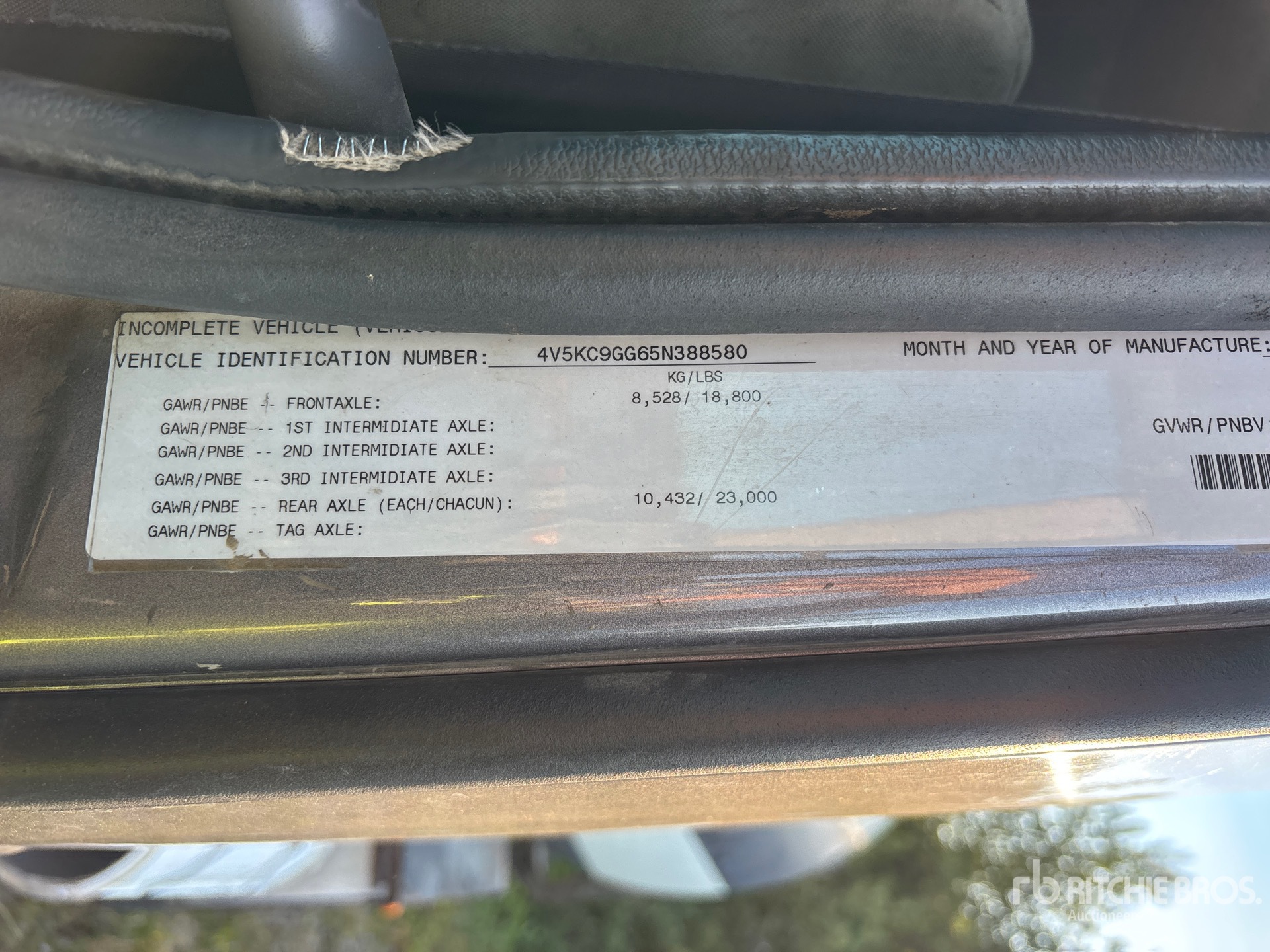 2005 Volvo VE D12-395