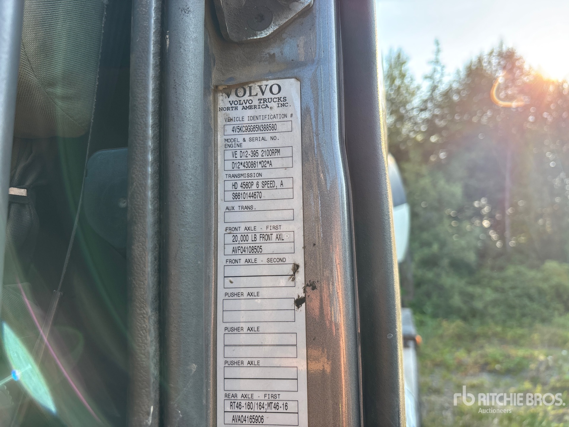 2005 Volvo VE D12-395