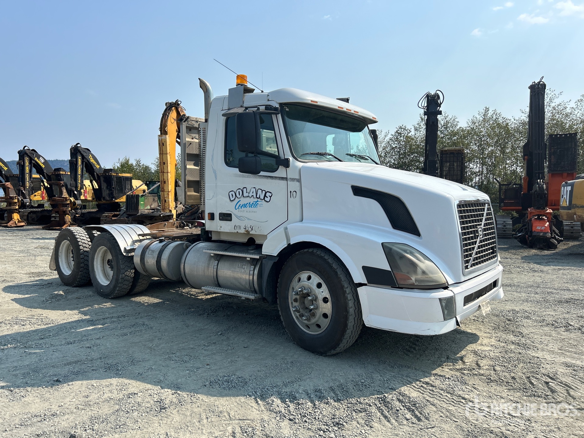 2004 Volvo VNL
