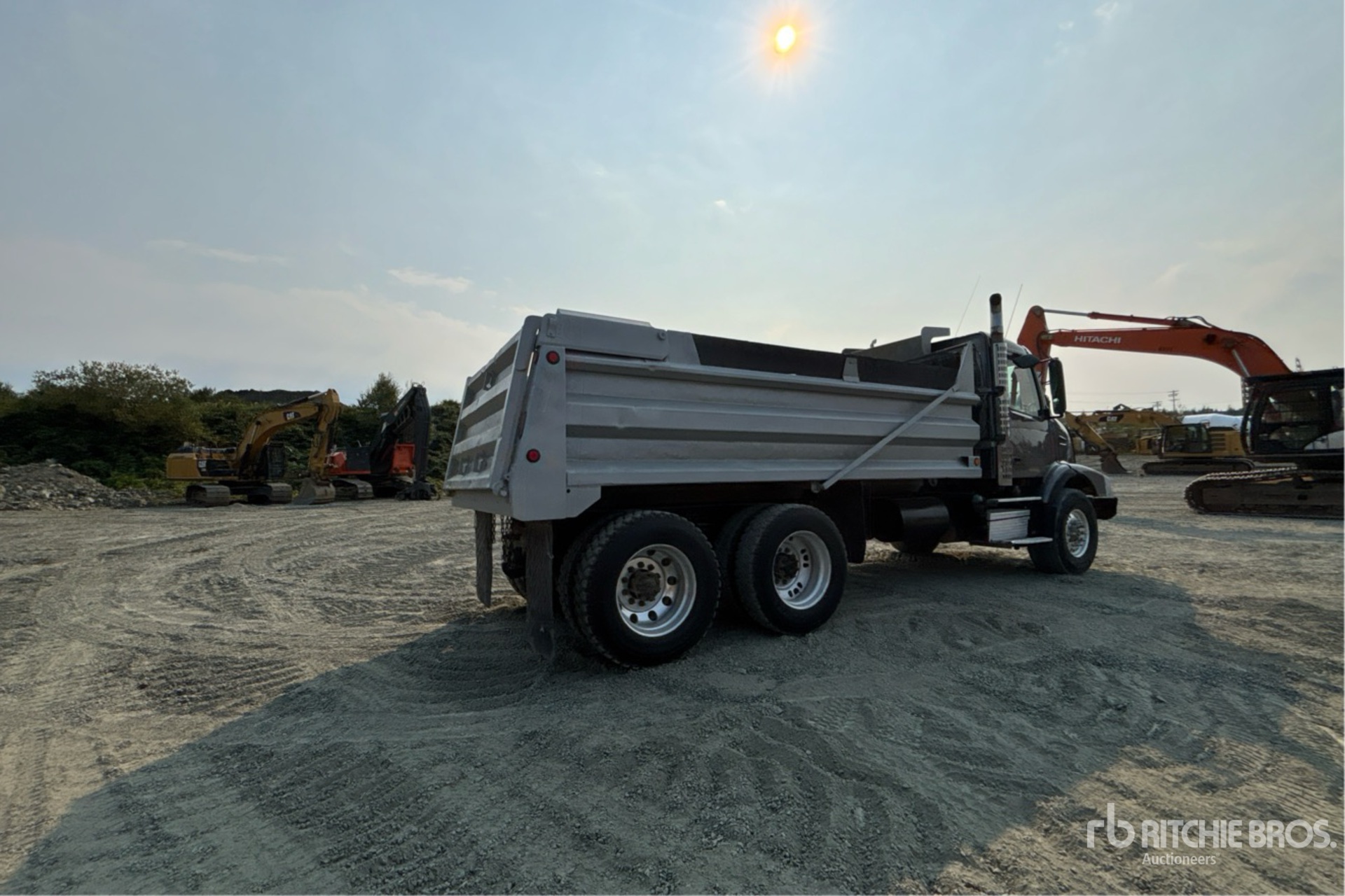 2005 Volvo VND