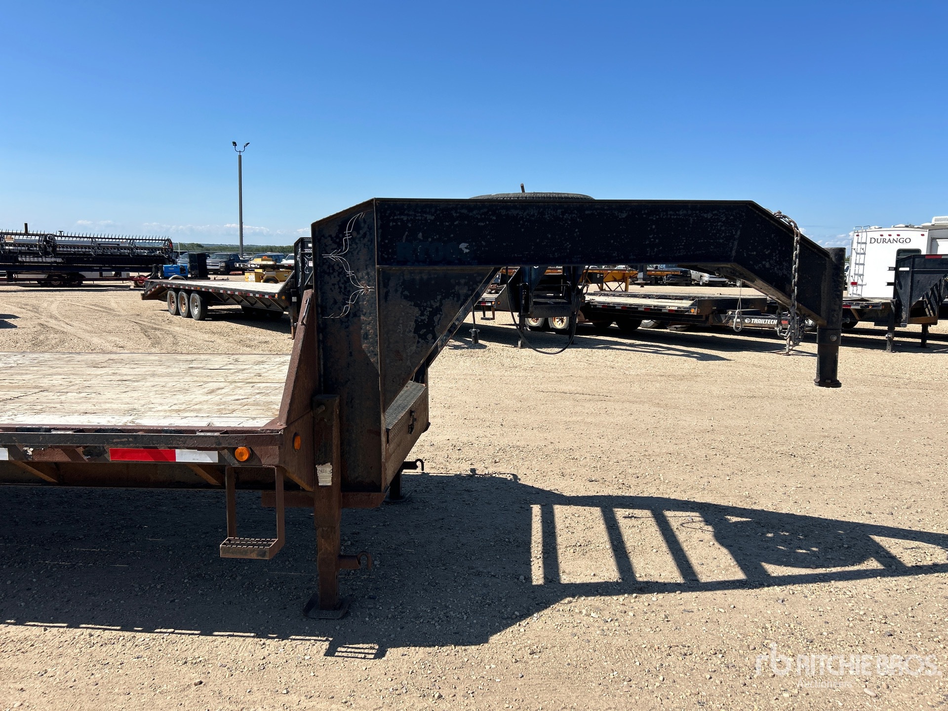 2006 Pj Trailers 26 ft Tri/A Gooseneck