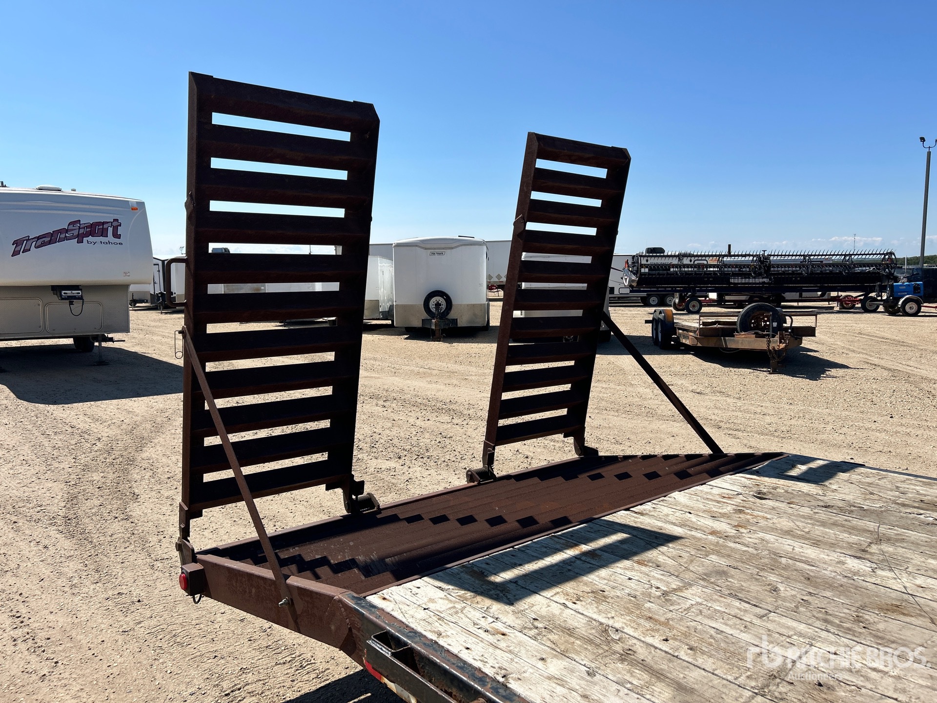 2006 Pj Trailers 26 ft Tri/A Gooseneck