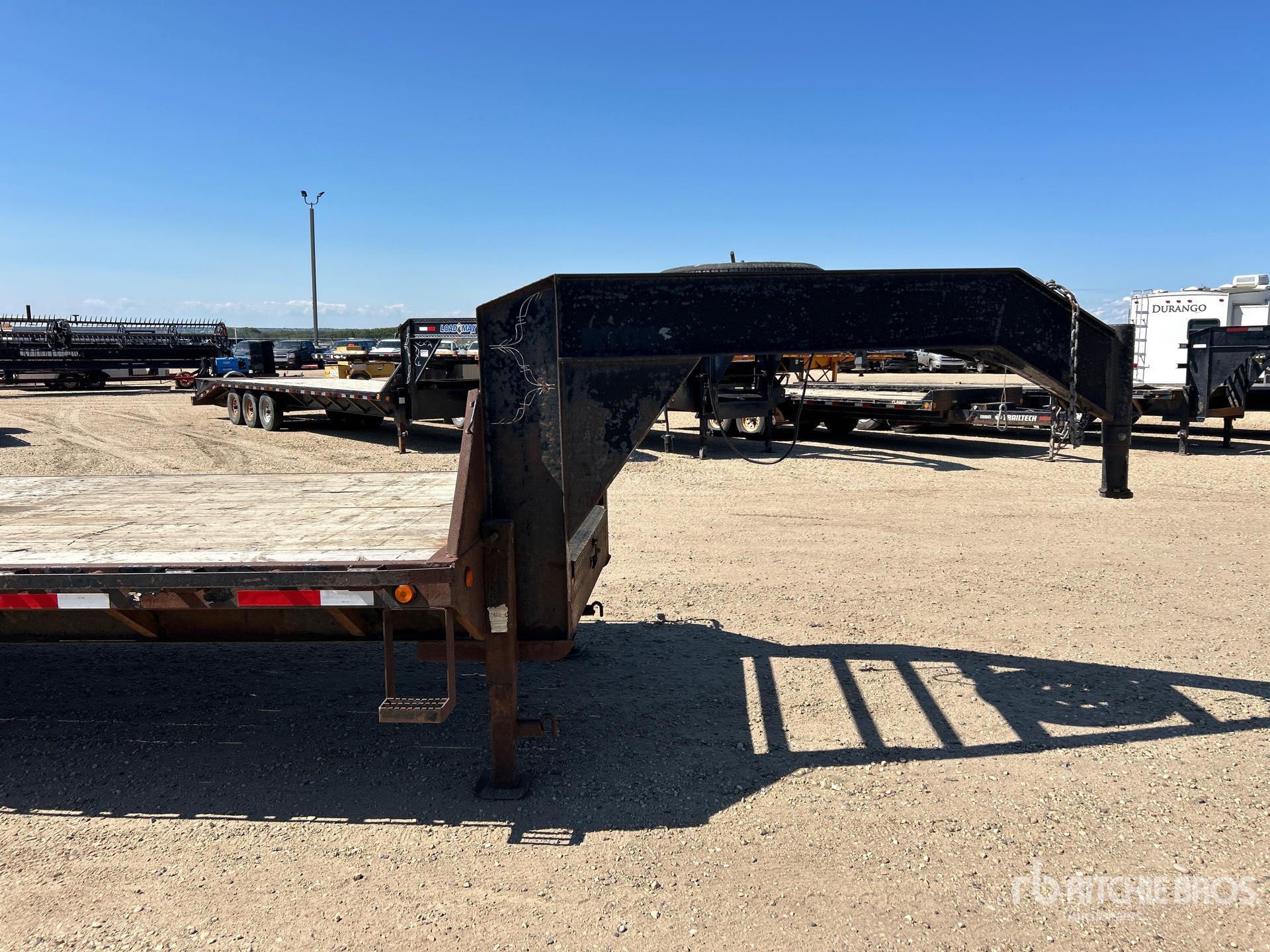 2006 Pj Trailers 26 ft Tri/A Gooseneck