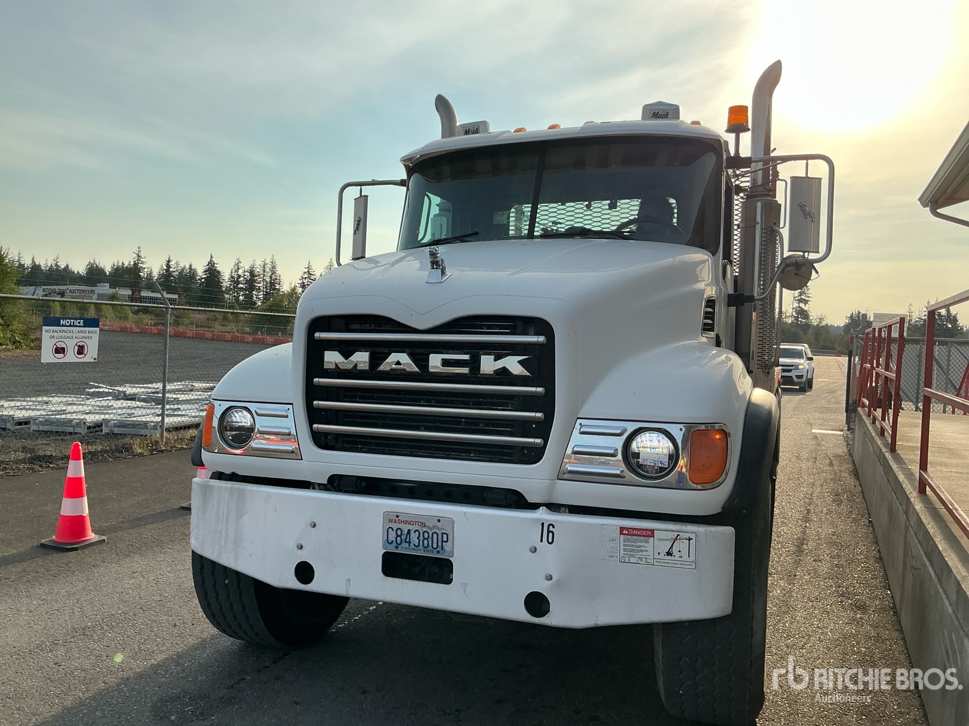 2003 Mack CV713