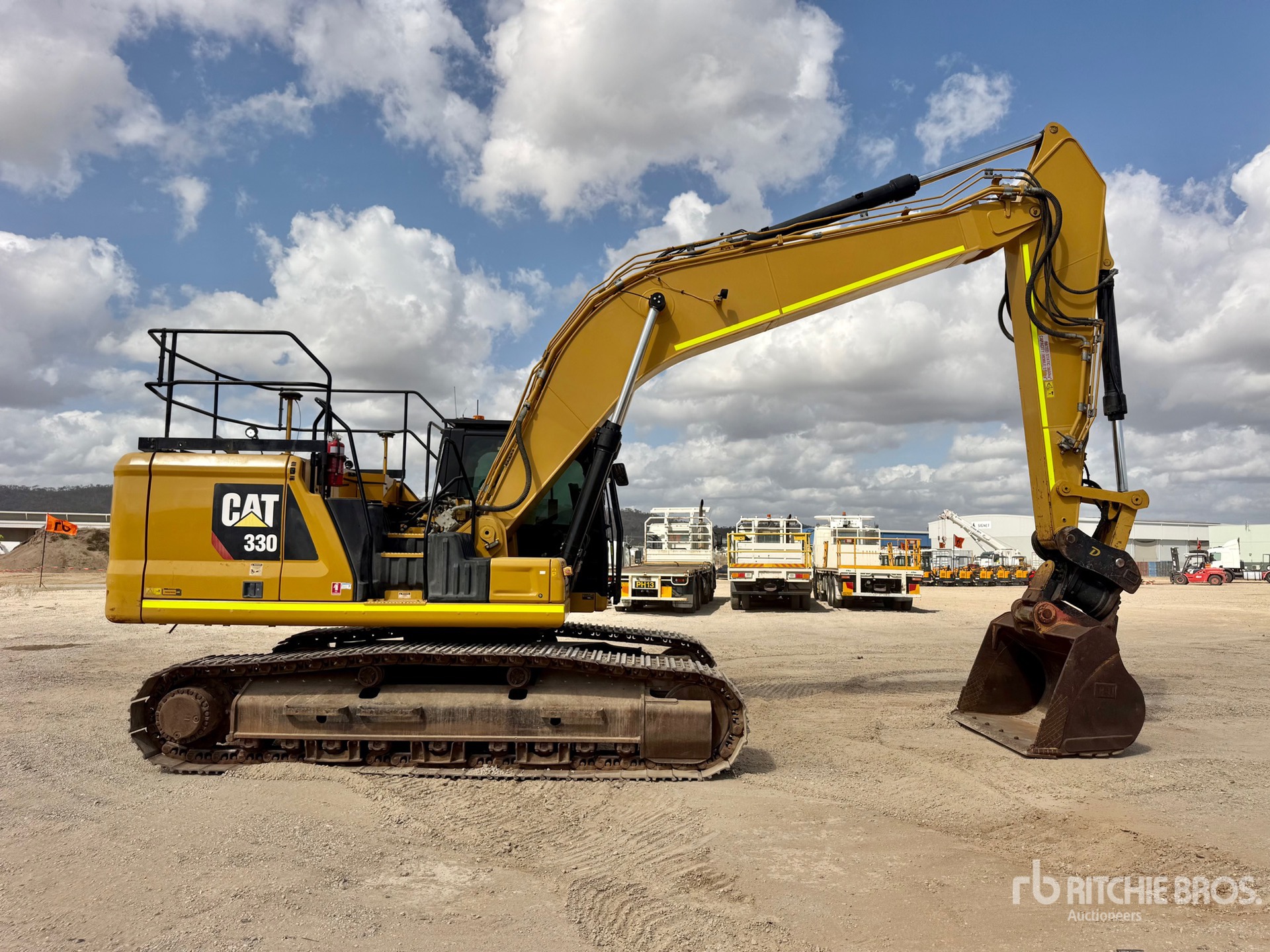 2019 Caterpillar 330