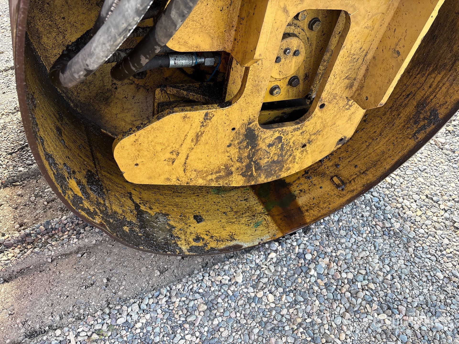 1997 Caterpillar CB-545