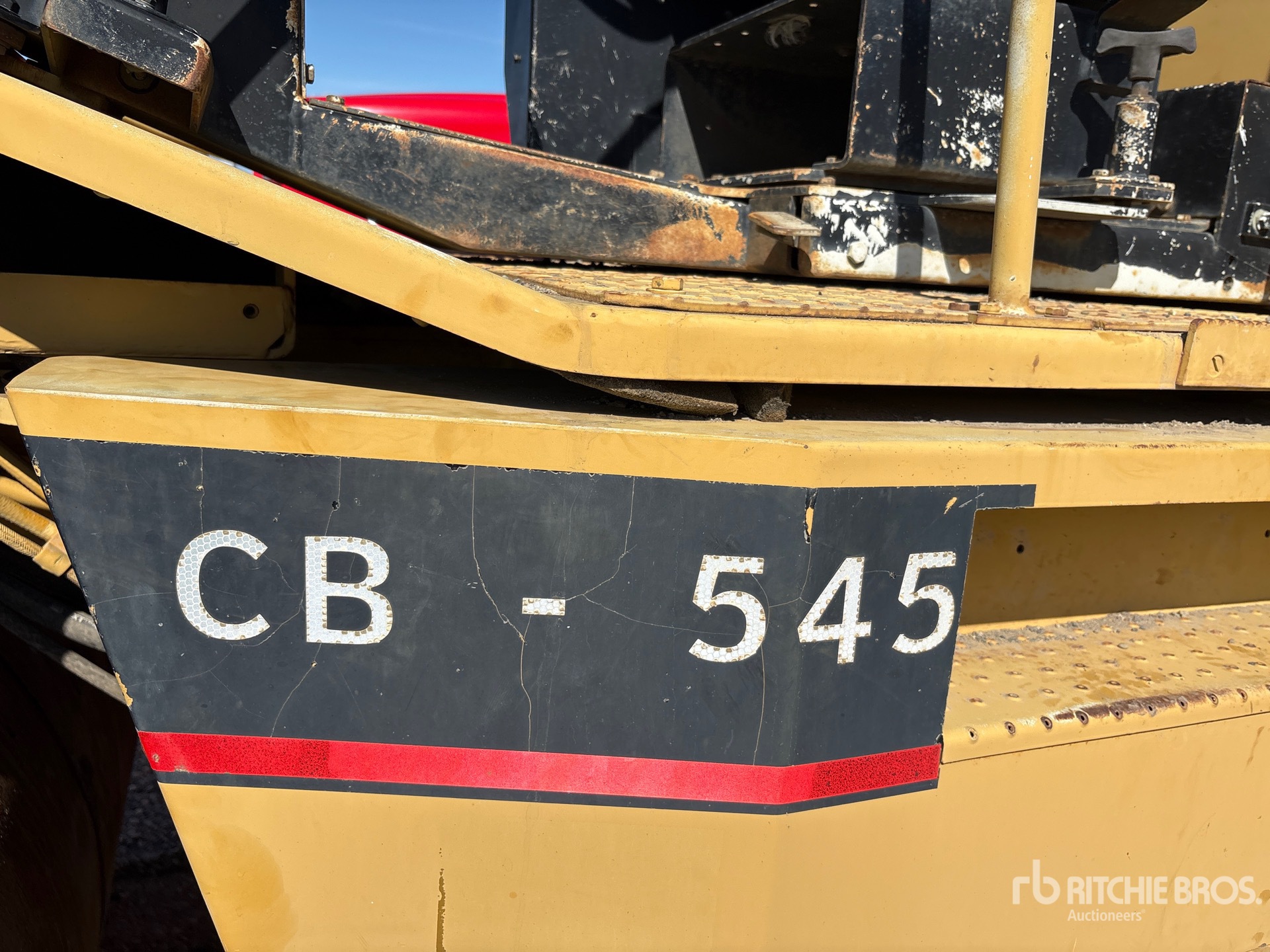 1997 Caterpillar CB-545