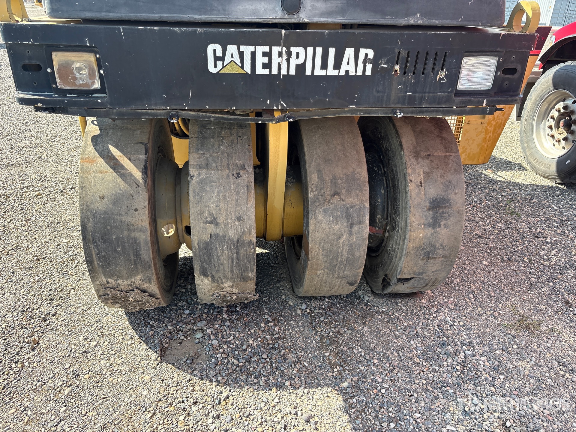 1997 Caterpillar CB-545
