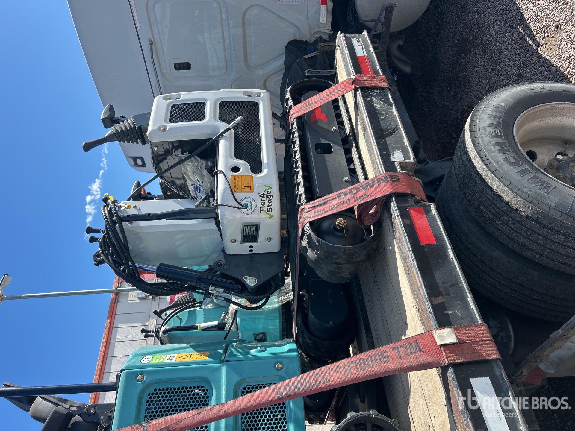 2025 MACHPRO 319-WHITE-BLT