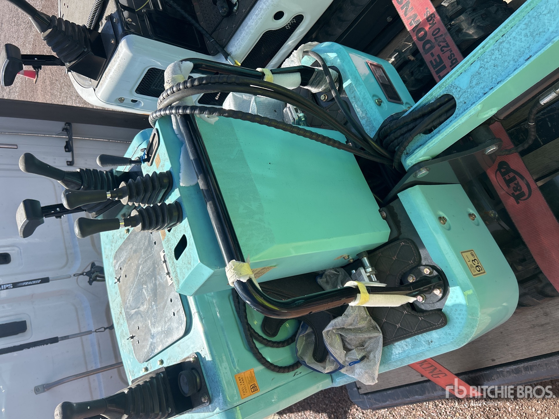 2025 MACHPRO 319-LIGHTGREEN-