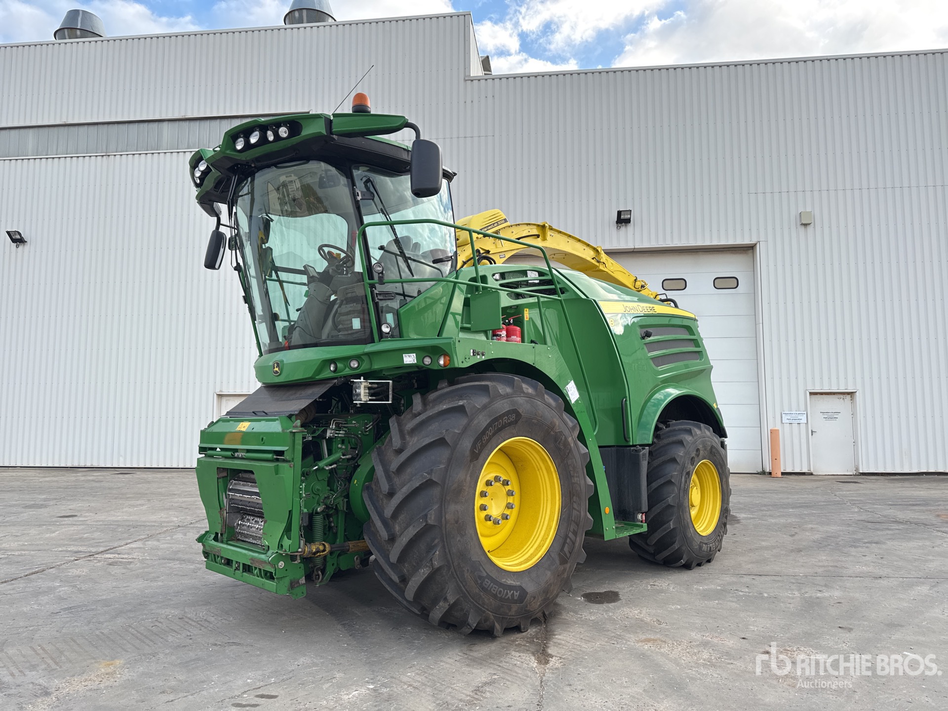 2021 John Deere 8300
