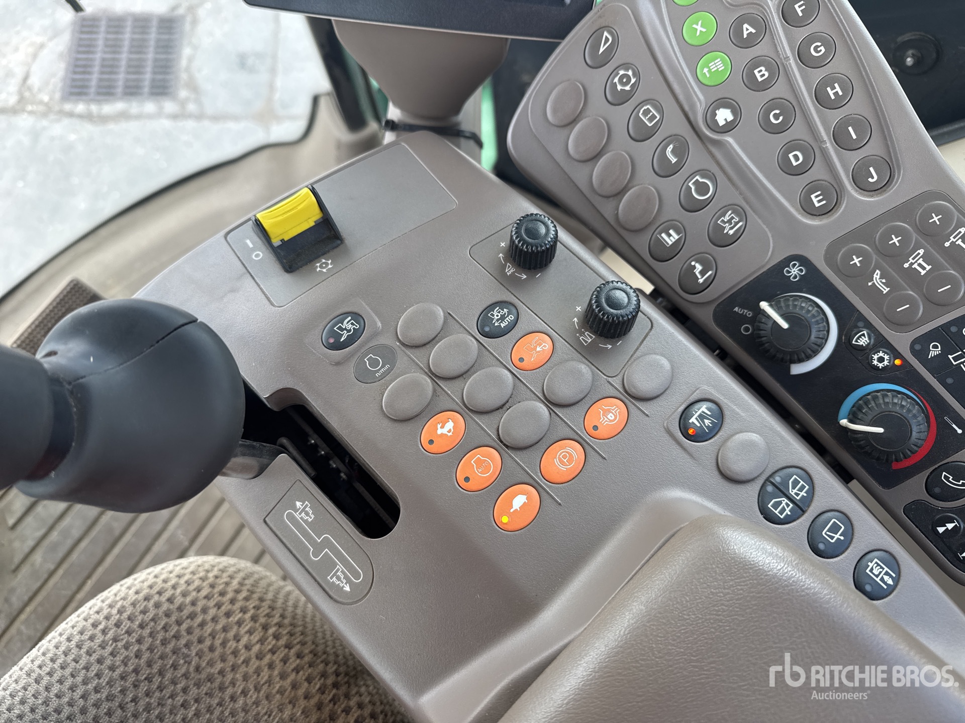 2020 John Deere 8300