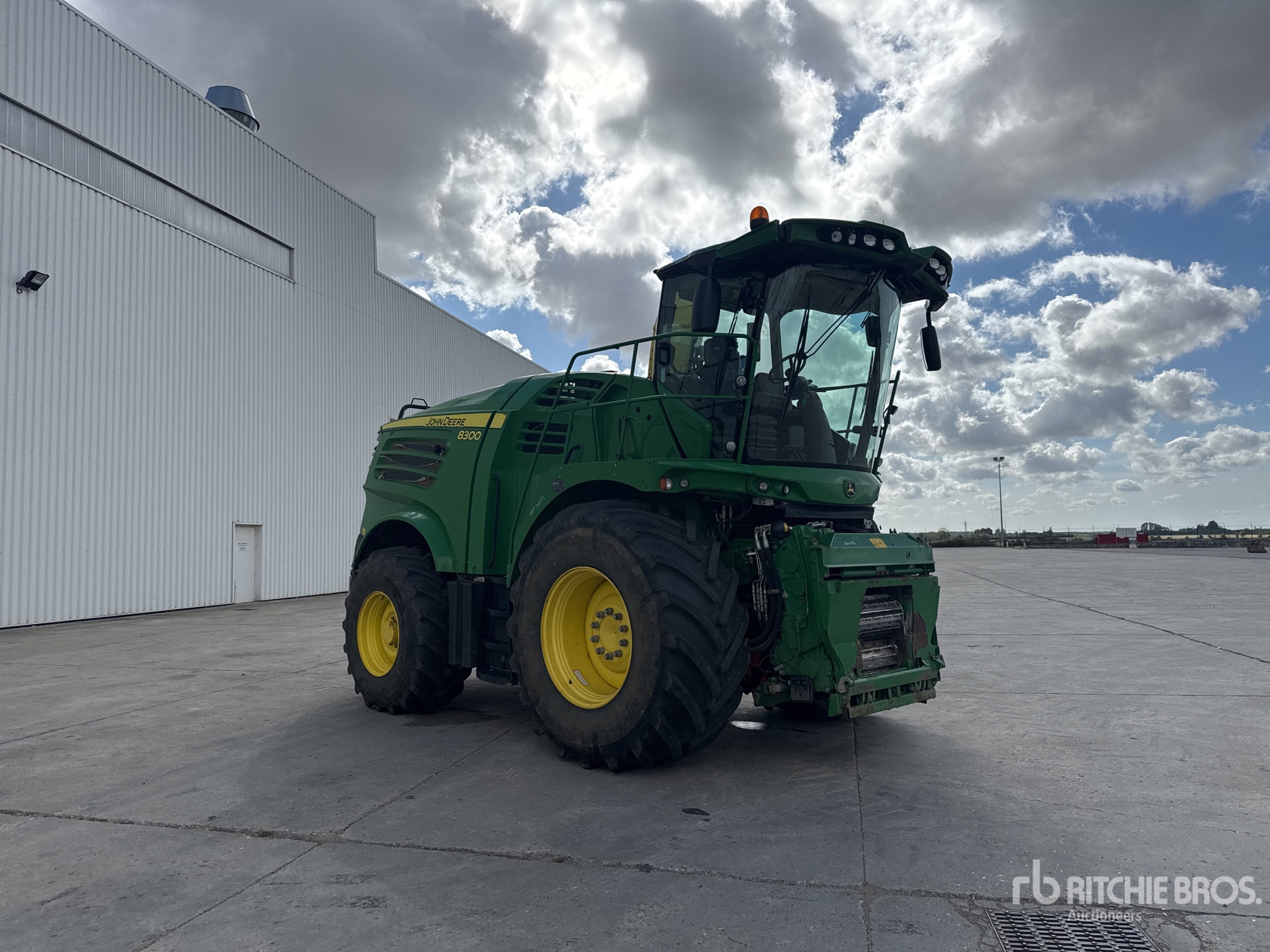 2020 John Deere 8300