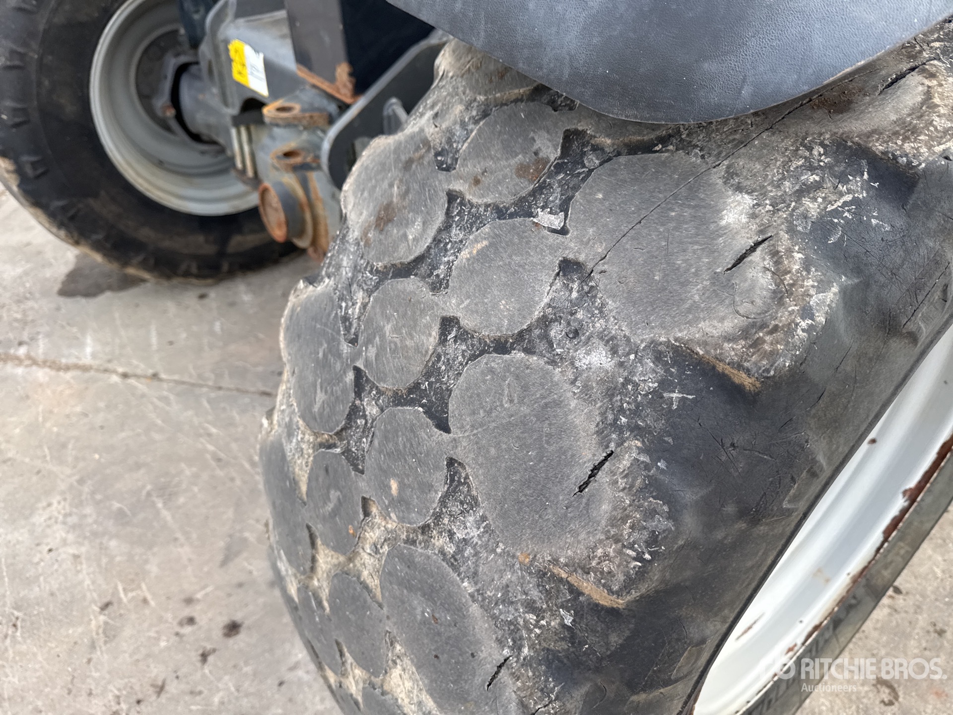 2020 Massey Ferguson TH.8043