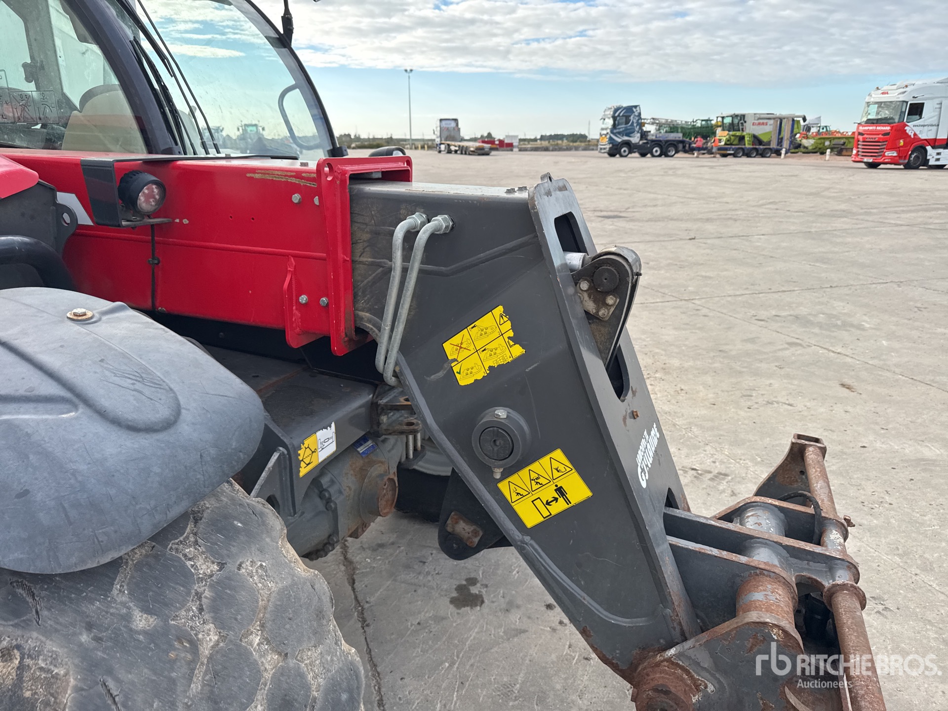 2020 Massey Ferguson TH.8043