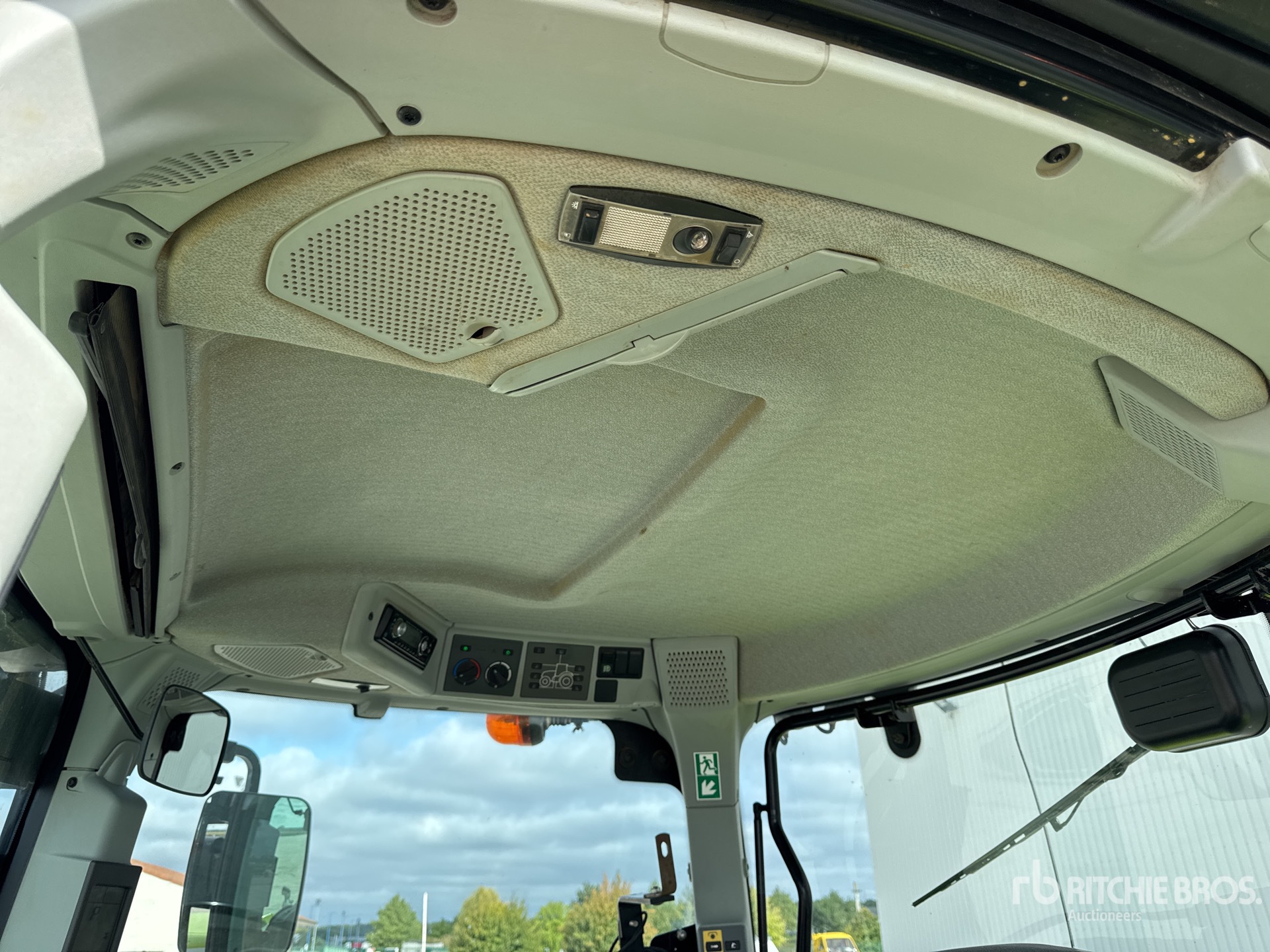 2017 Claas AXION 800