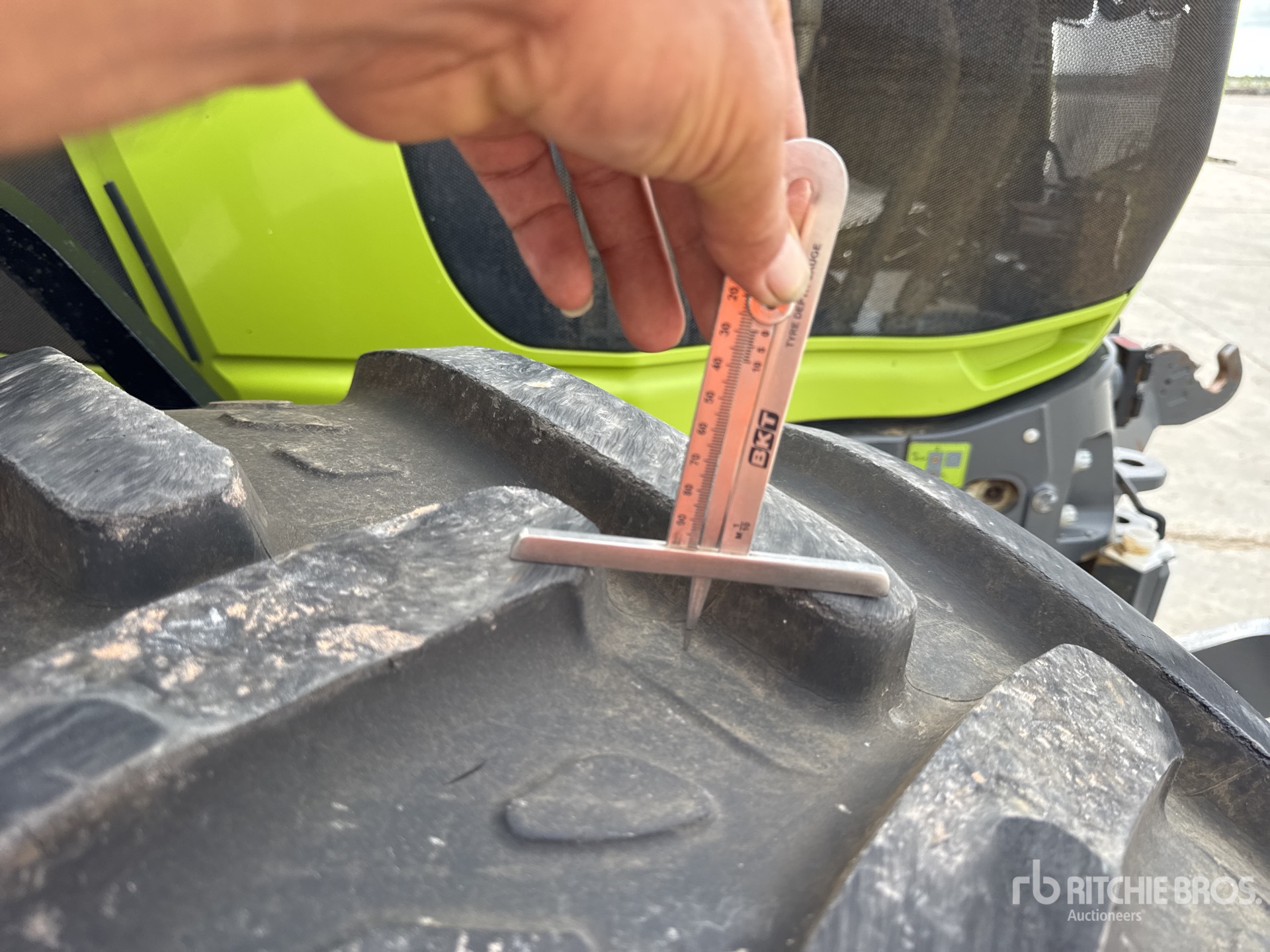 2017 Claas AXION 800