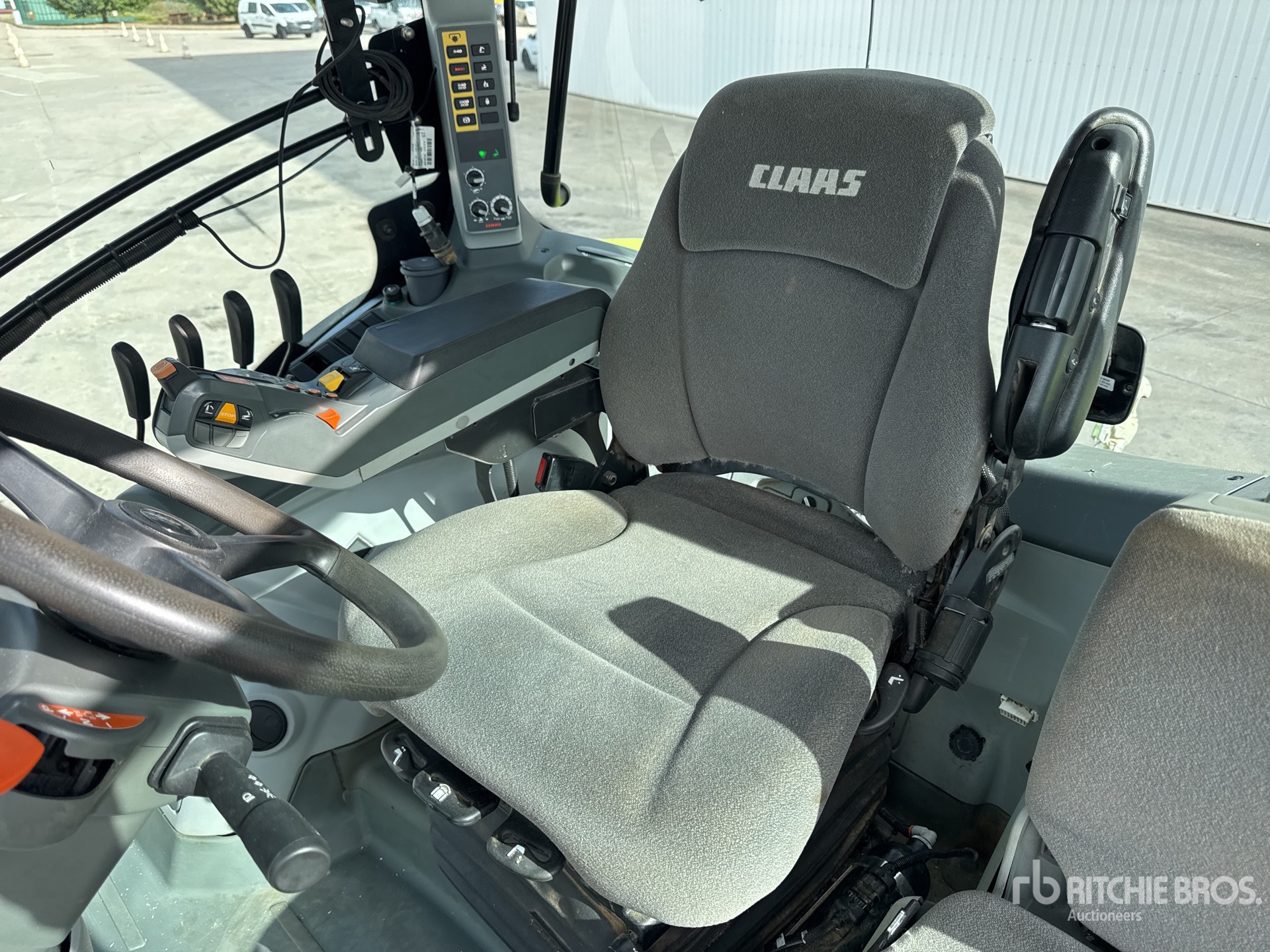 2017 Claas AXION 800