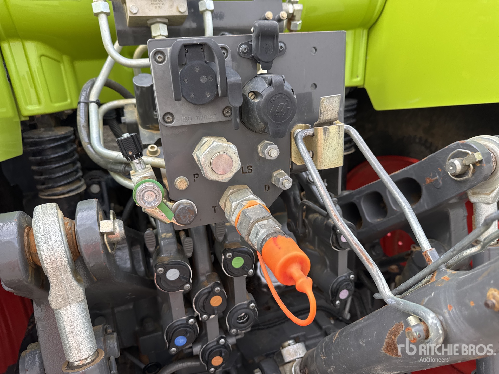 2017 Claas AXION 800