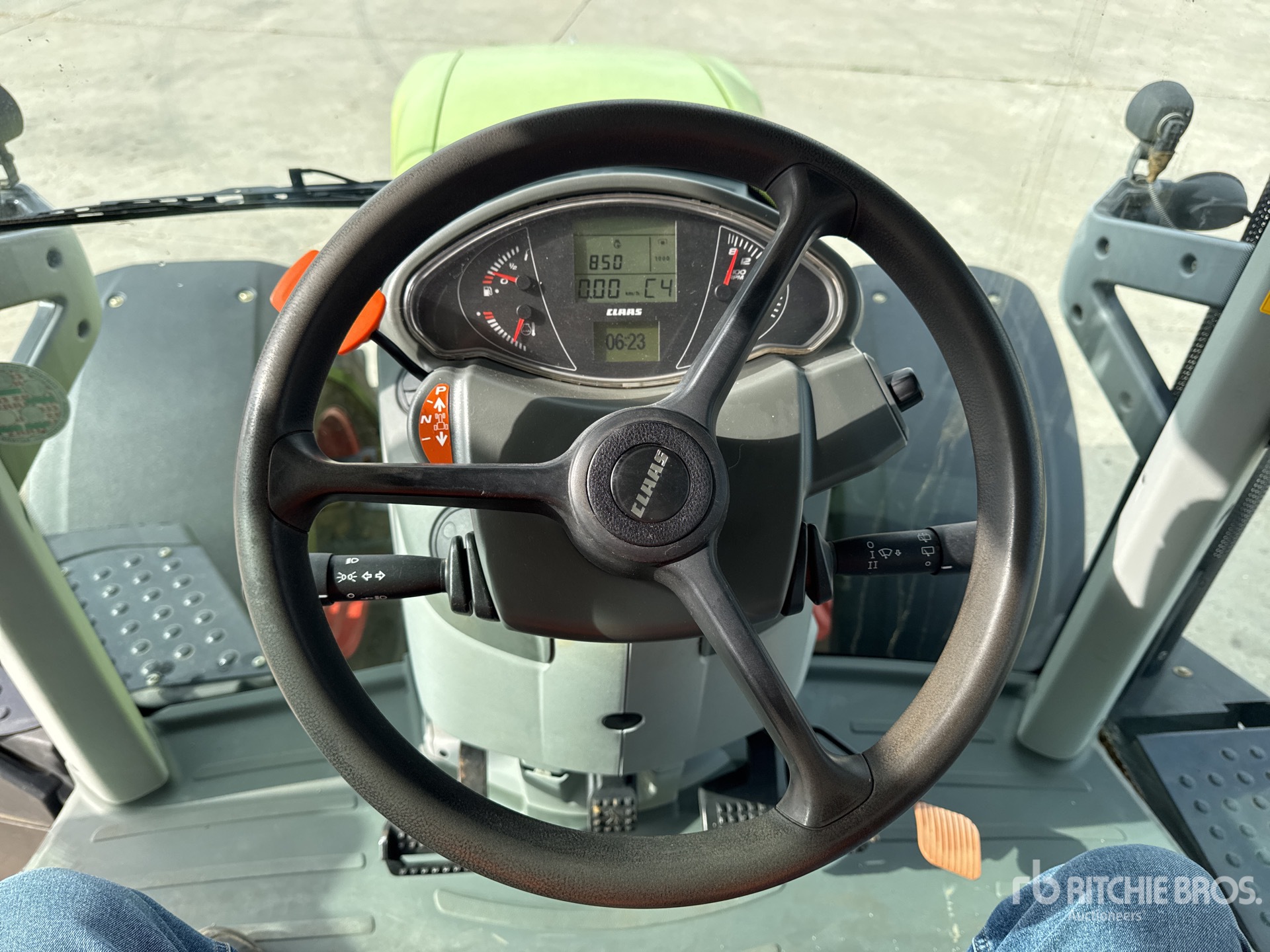 2017 Claas AXION 800