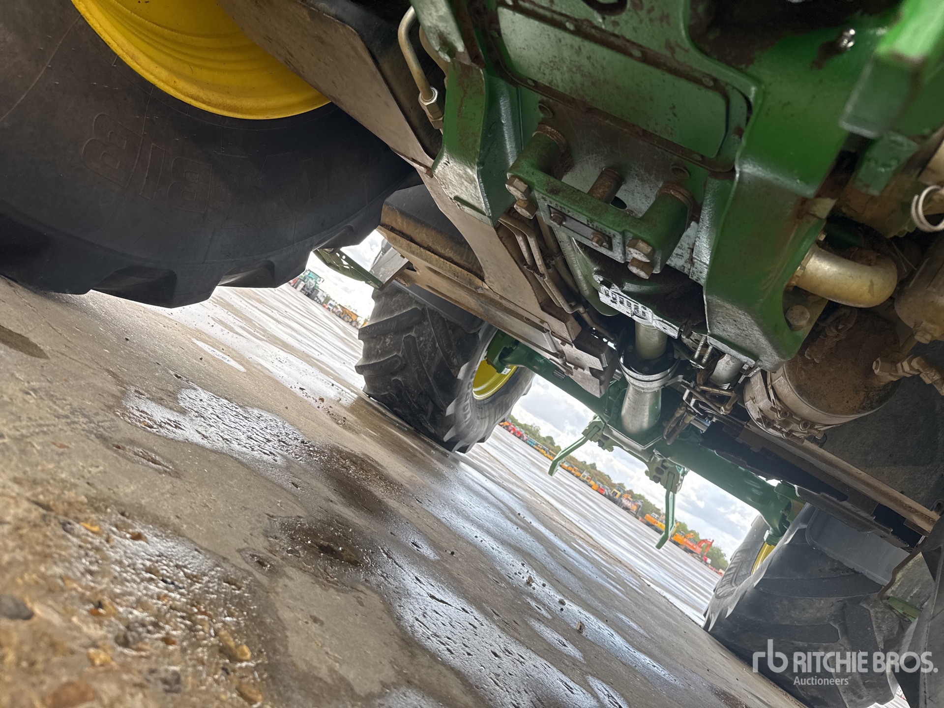 2021 John Deere 6215R