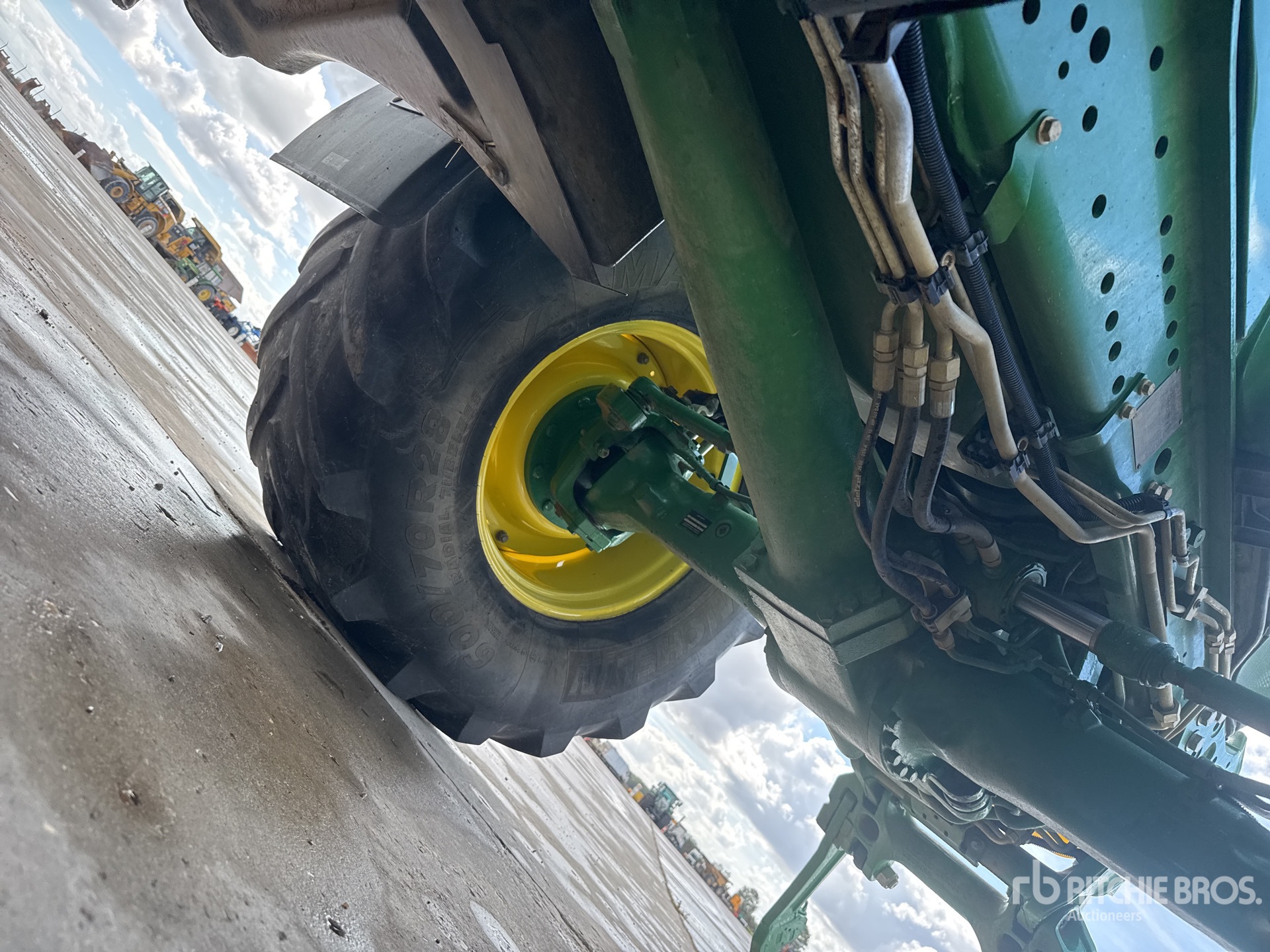 2021 John Deere 6215R