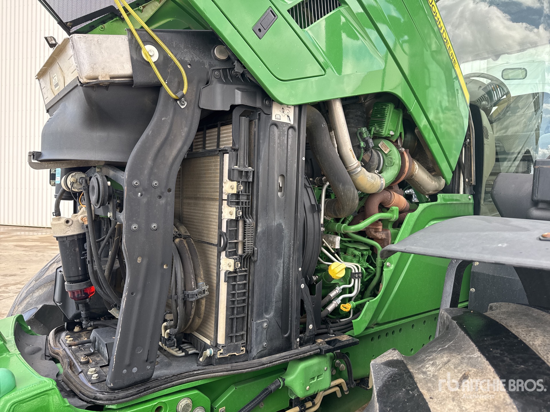 2021 John Deere 6215R