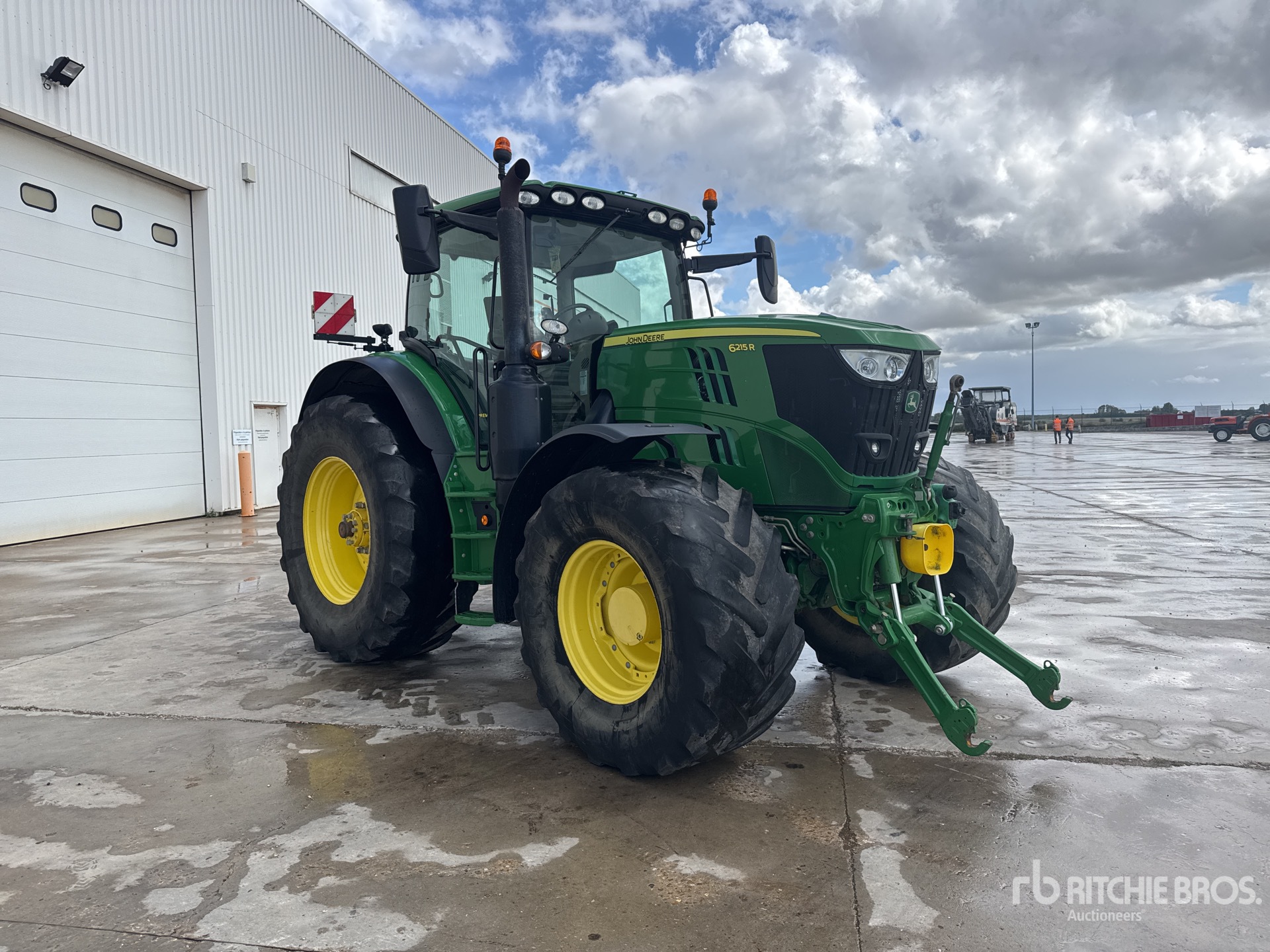 2021 John Deere 6215R