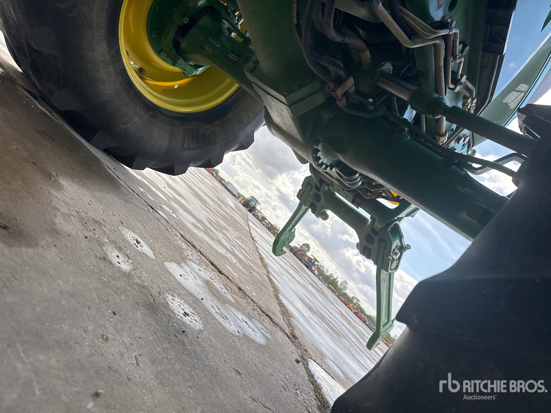2021 John Deere 6215R