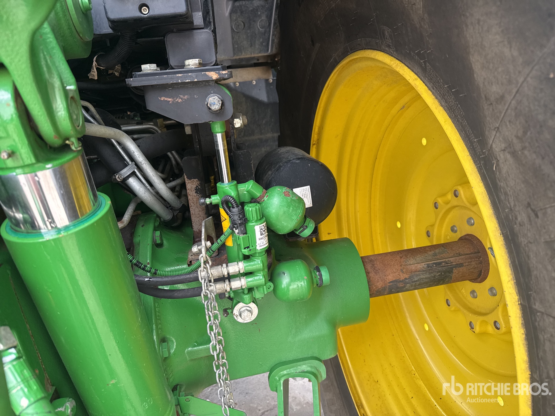 2021 John Deere 6215R