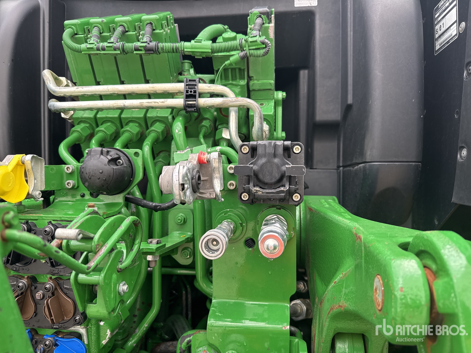 2021 John Deere 6215R