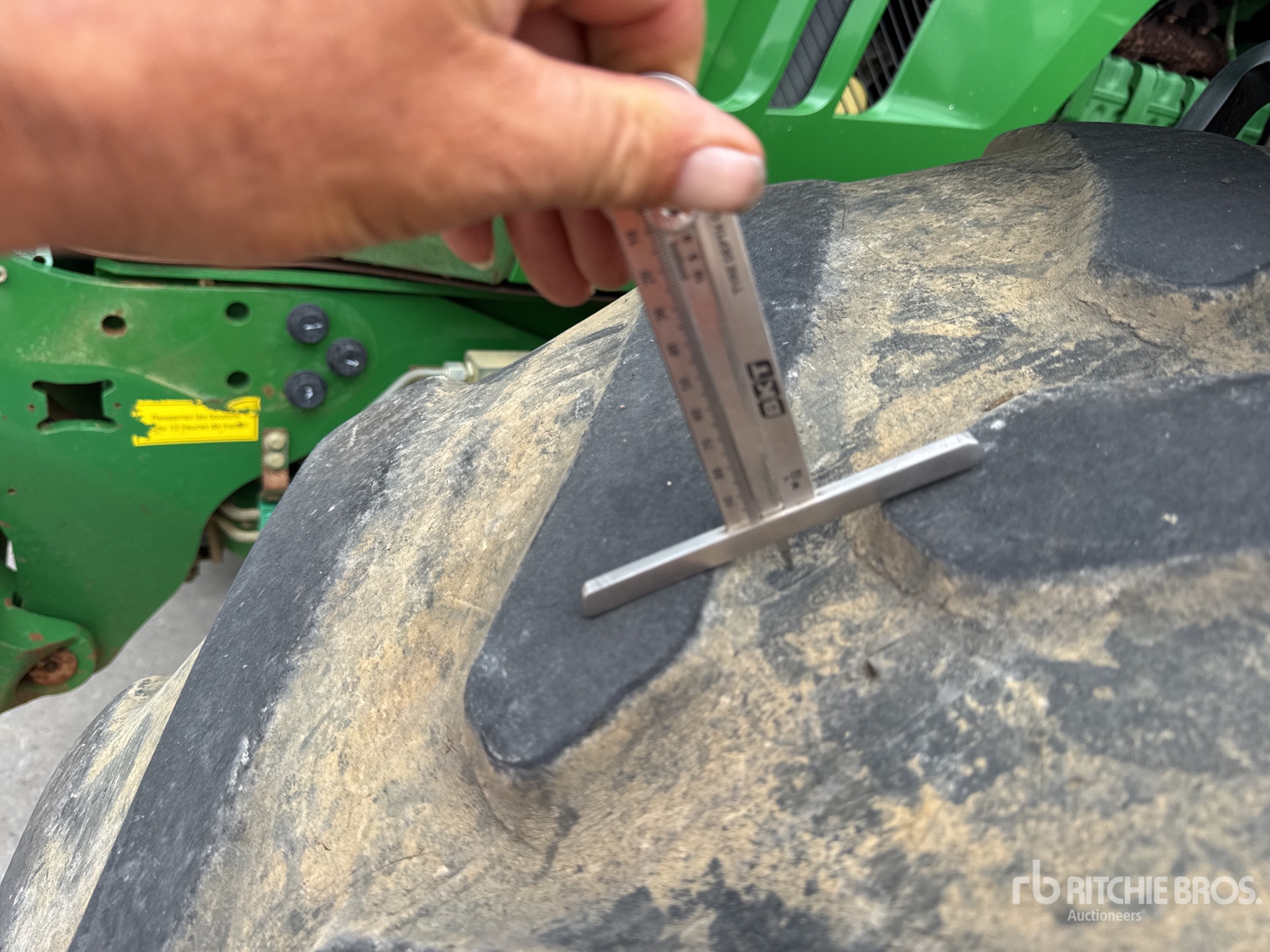 2015 John Deere 6215R AUTO POWE
