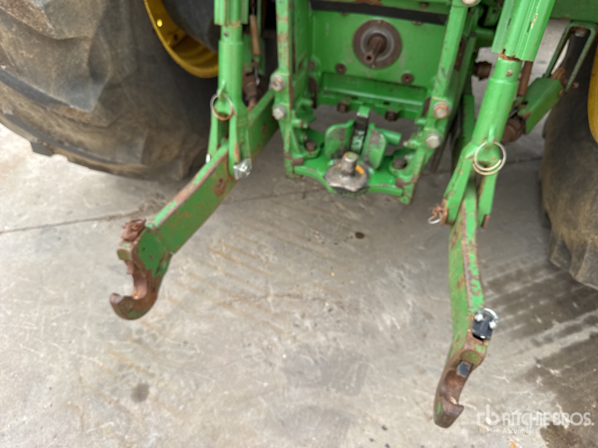 2015 John Deere 6215R AUTO POWE