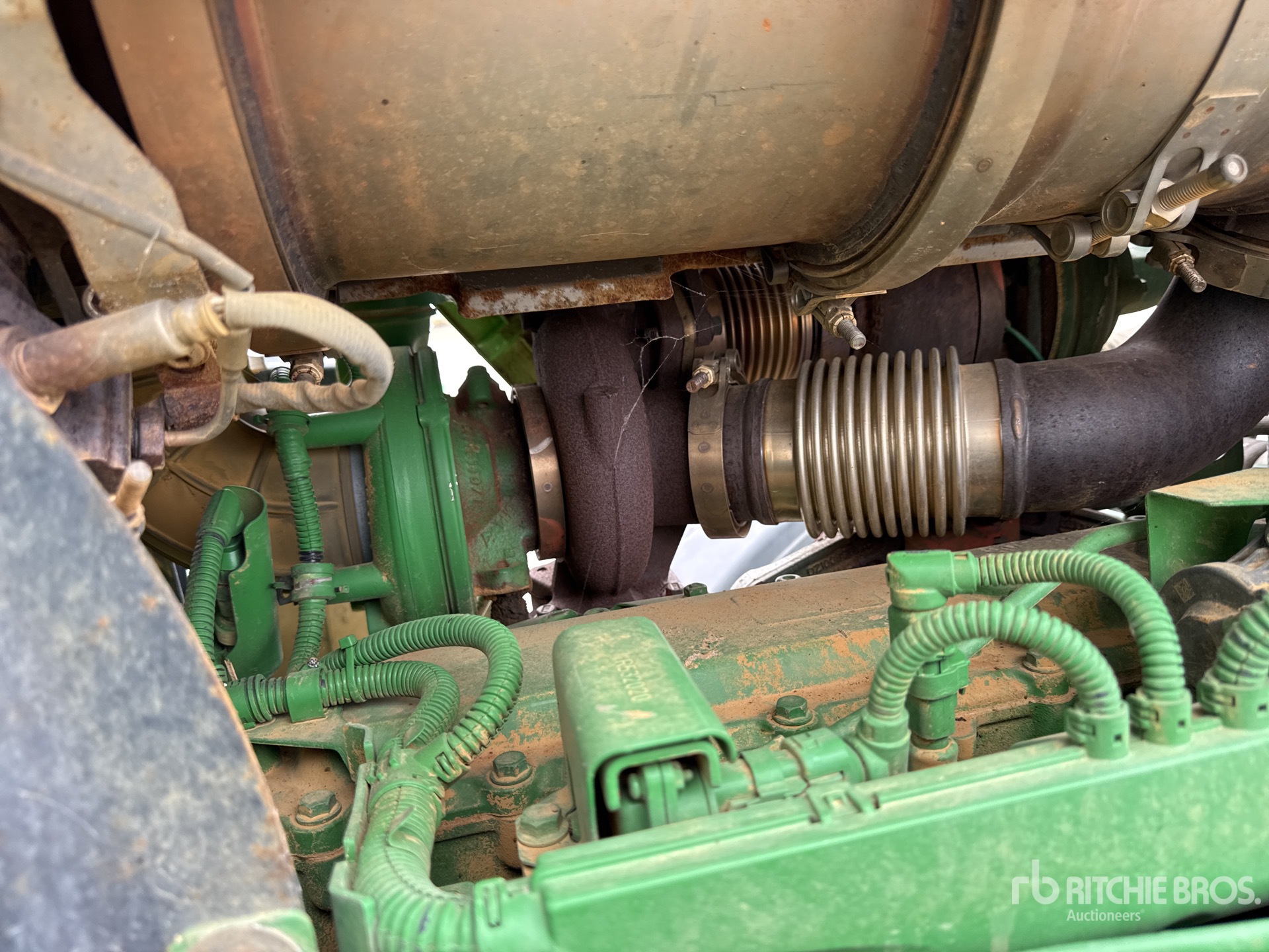 2015 John Deere 6215R AUTO POWE